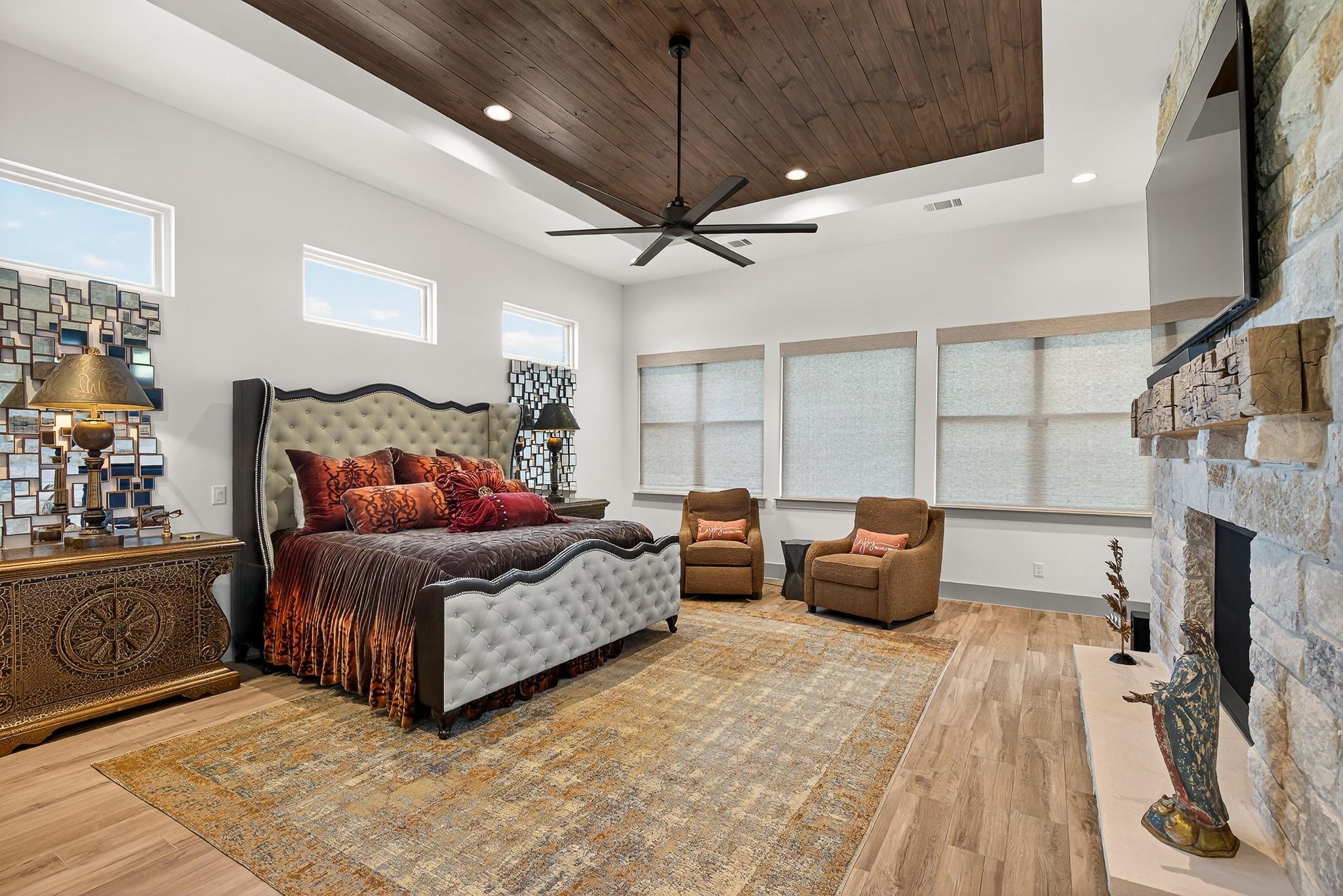 Image 17 of 38 For 1011 Moss Downs