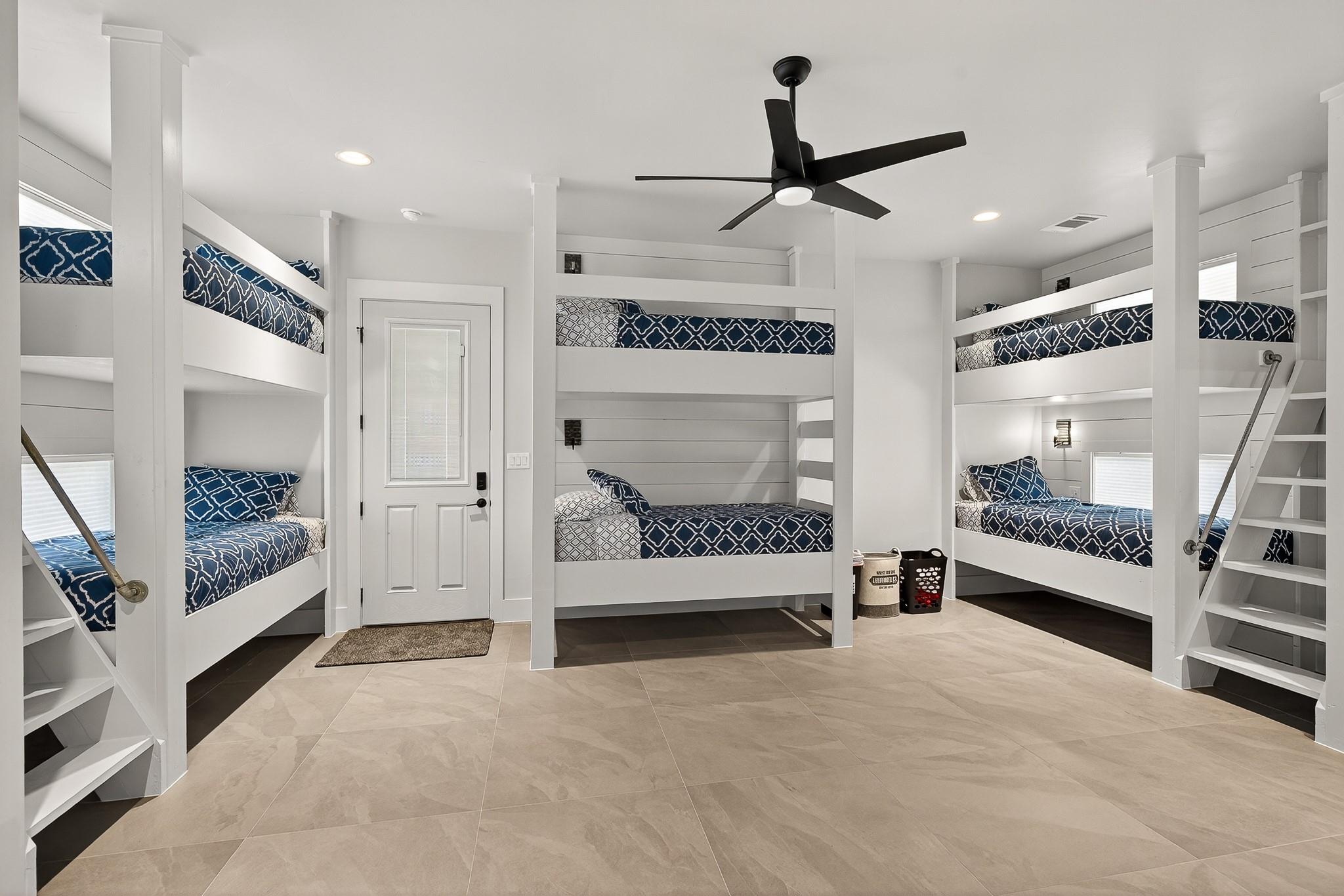 Image 27 of 38 For 1011 Moss Downs