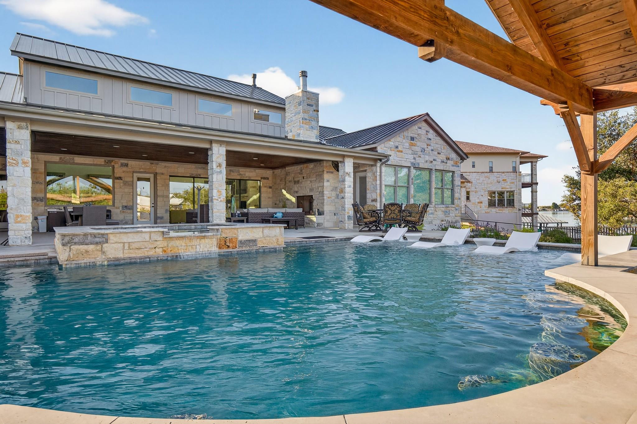 Image 31 of 38 For 1011 Moss Downs