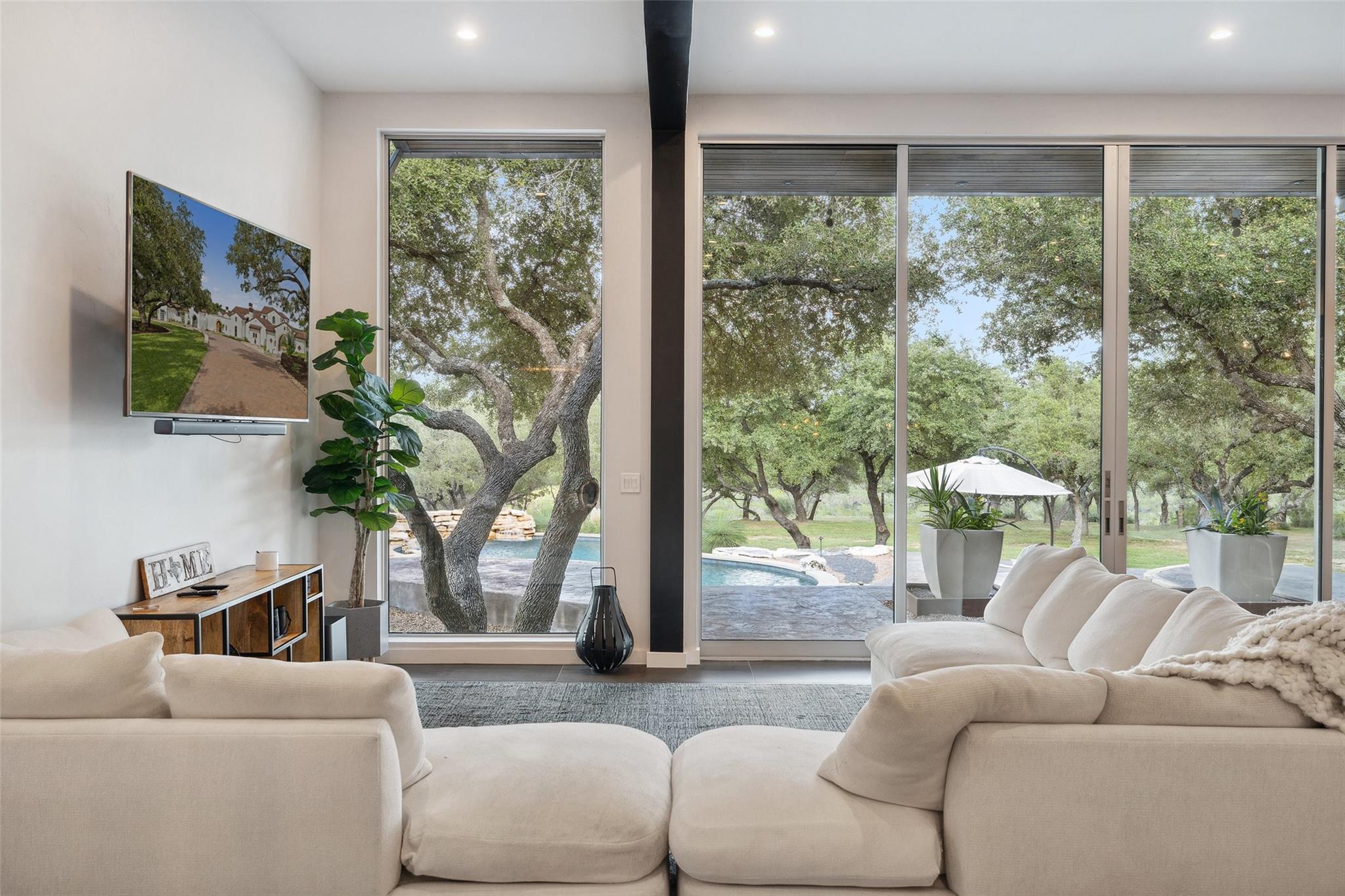 Image 10 of 40 For 2412 Bee Creek Rd