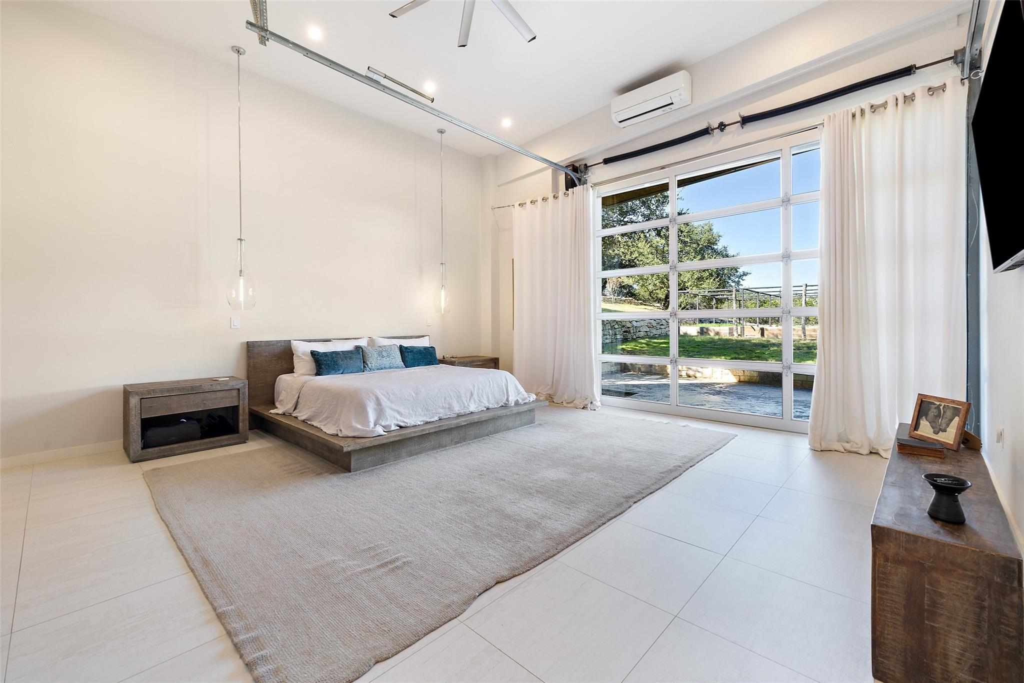 Image 14 of 40 For 2412 Bee Creek Rd