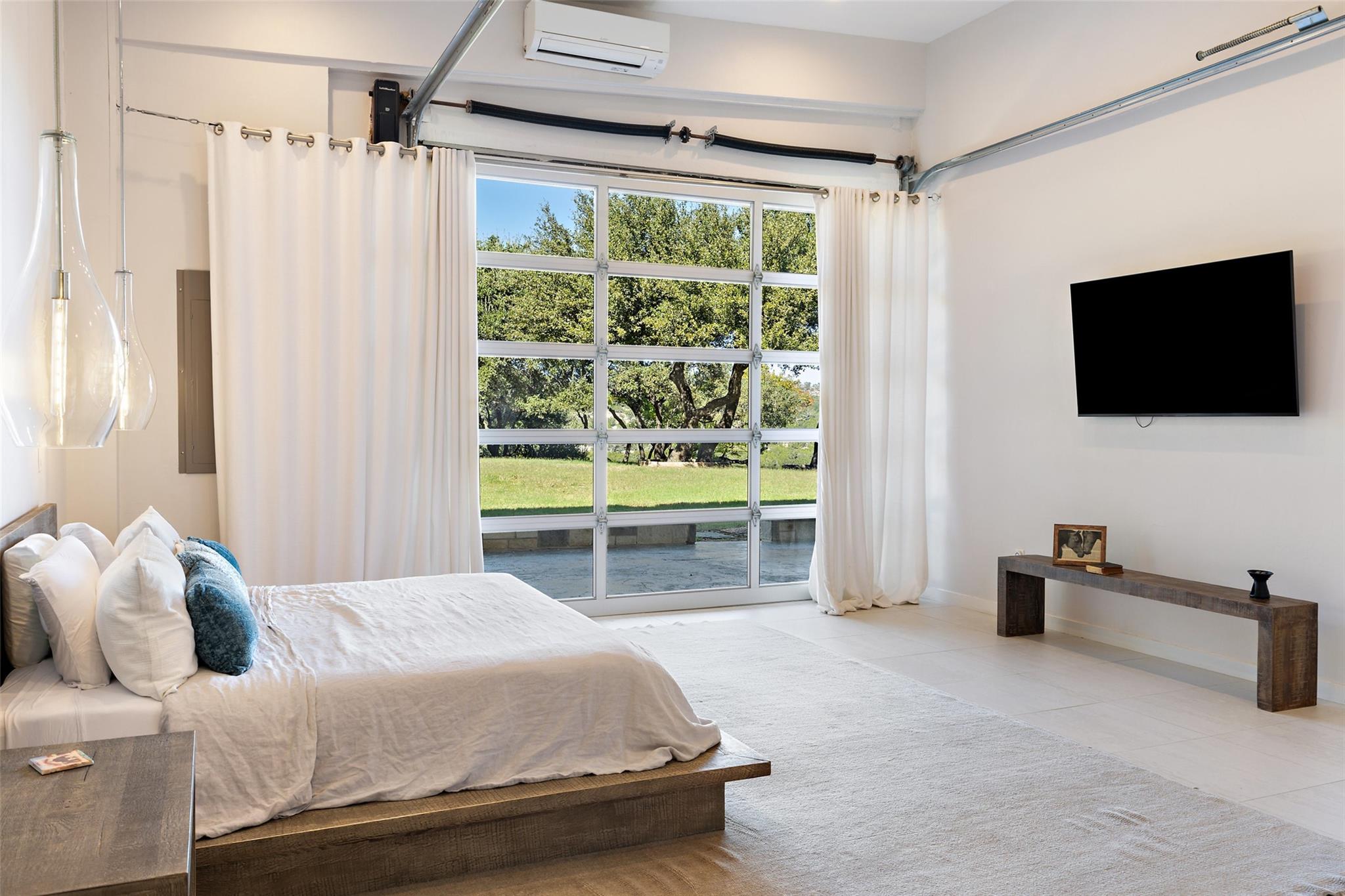 Image 15 of 40 For 2412 Bee Creek Rd