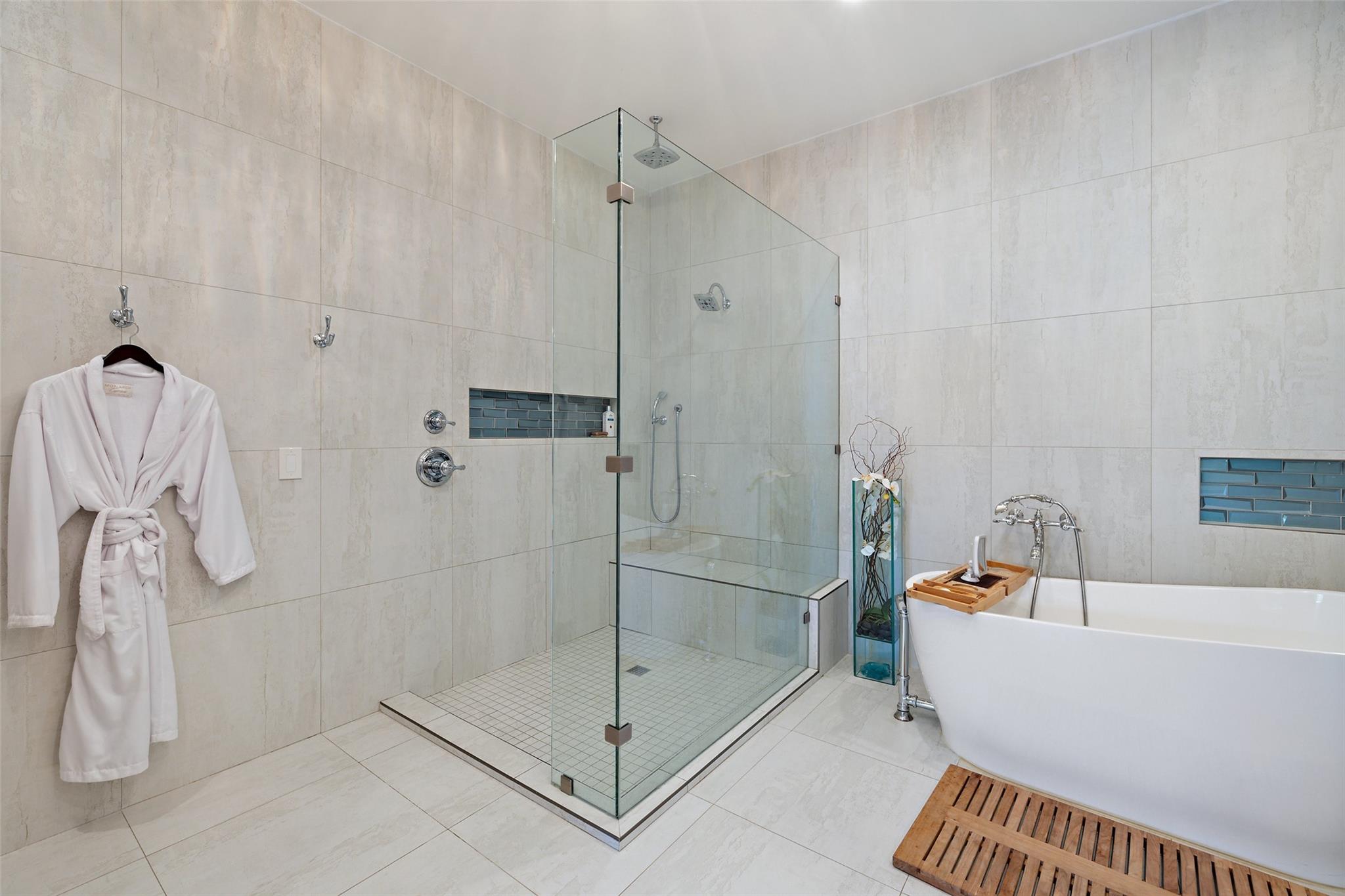 Image 17 of 40 For 2412 Bee Creek Rd