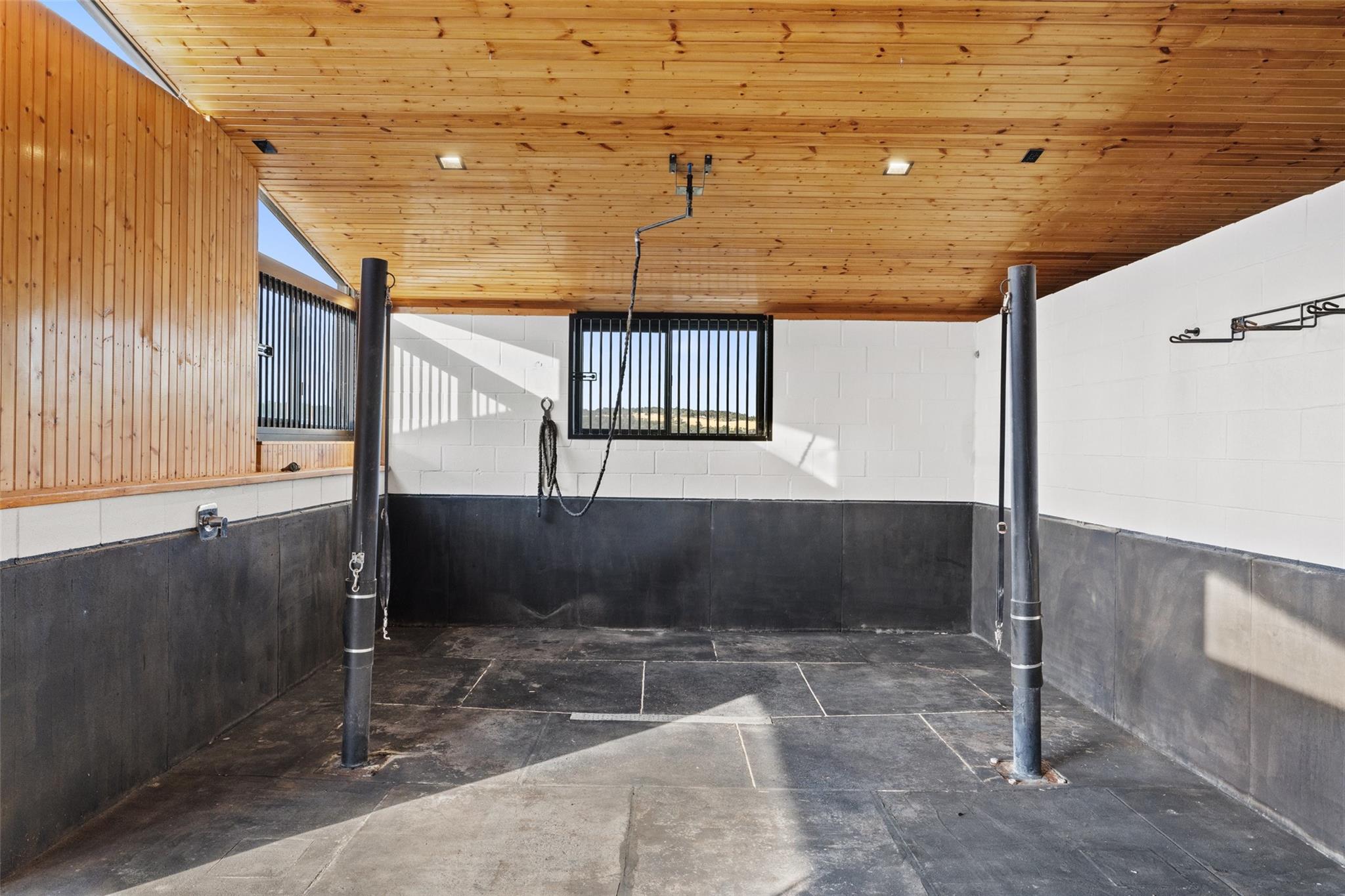 Image 33 of 40 For 2412 Bee Creek Rd