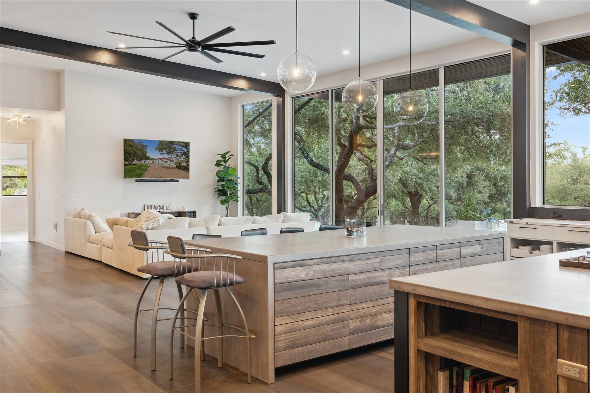 Image 7 of 40 For 2412 Bee Creek Rd