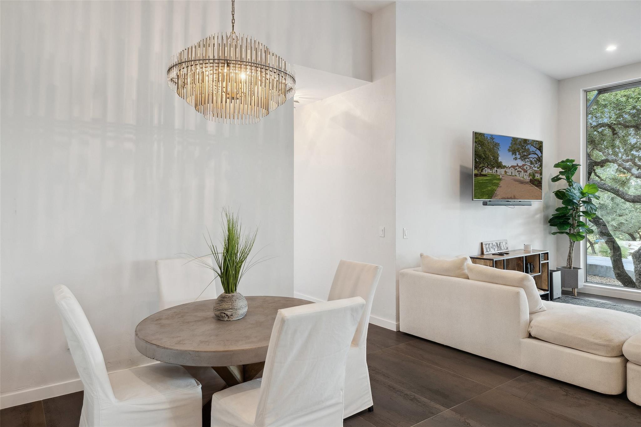 Image 9 of 40 For 2412 Bee Creek Rd