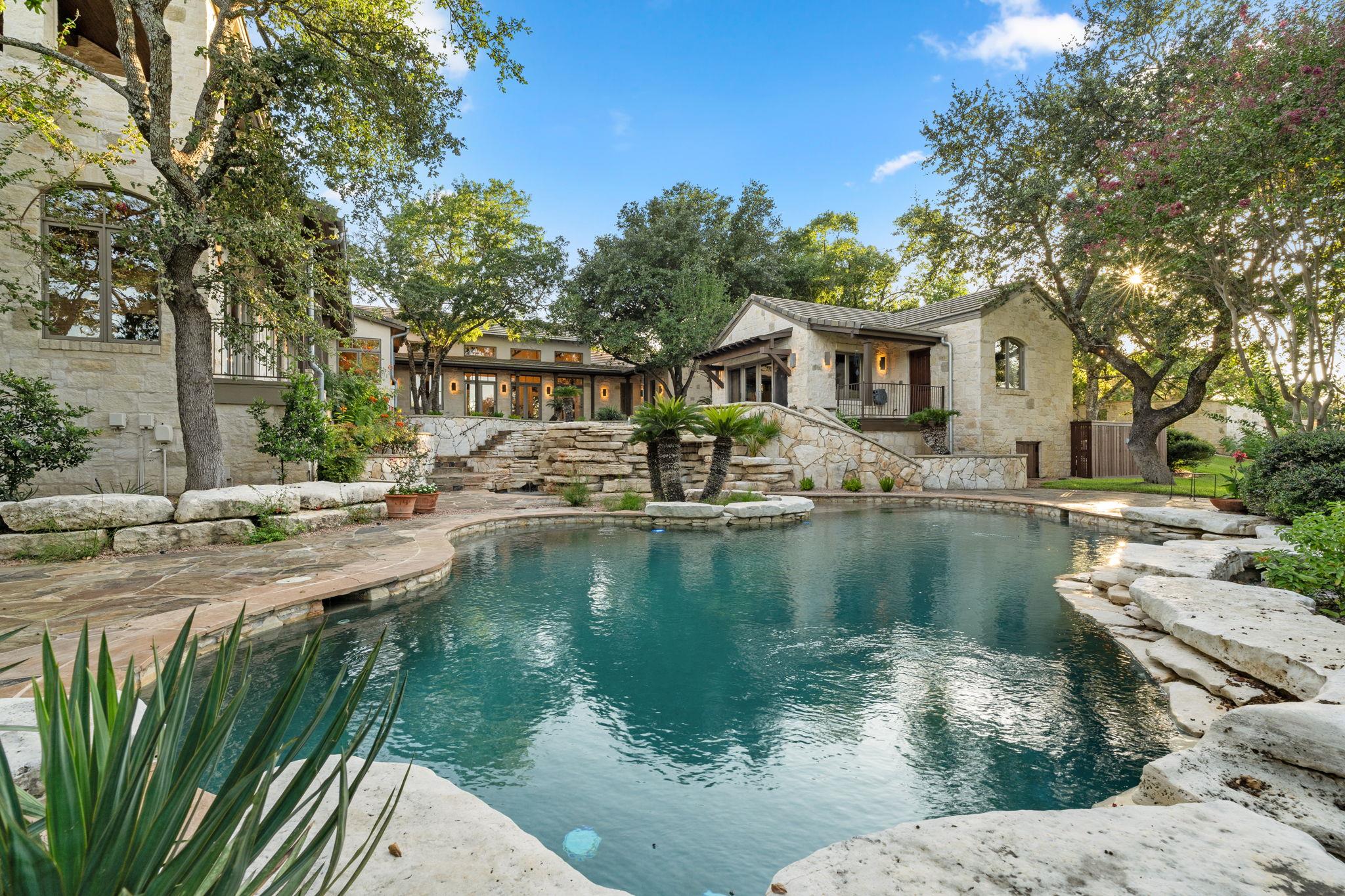 Image 20 of 40 For 11949 Overlook Pass