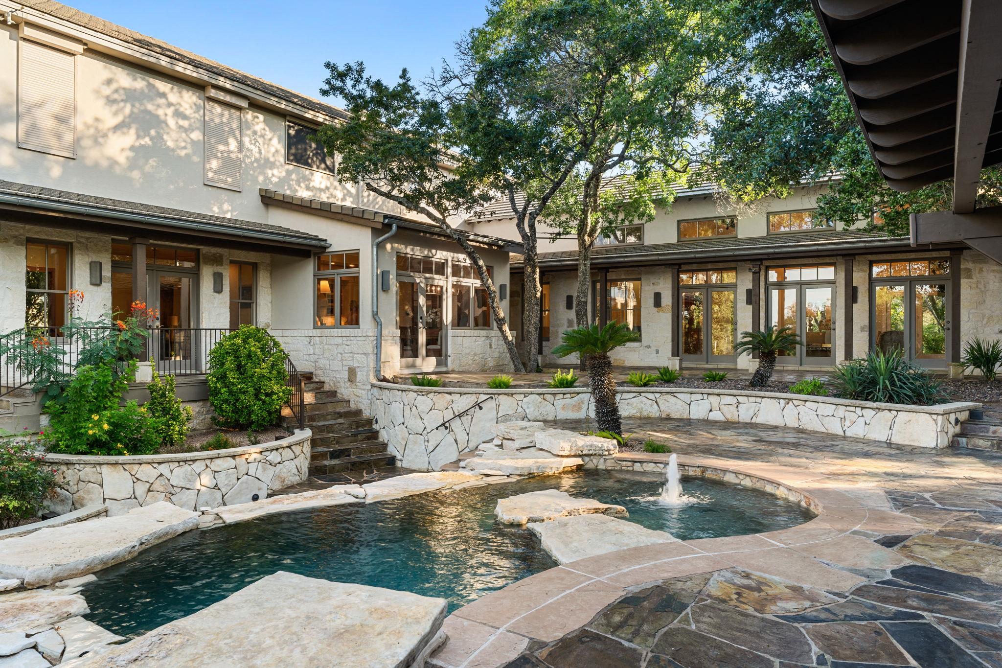 Image 23 of 40 For 11949 Overlook Pass