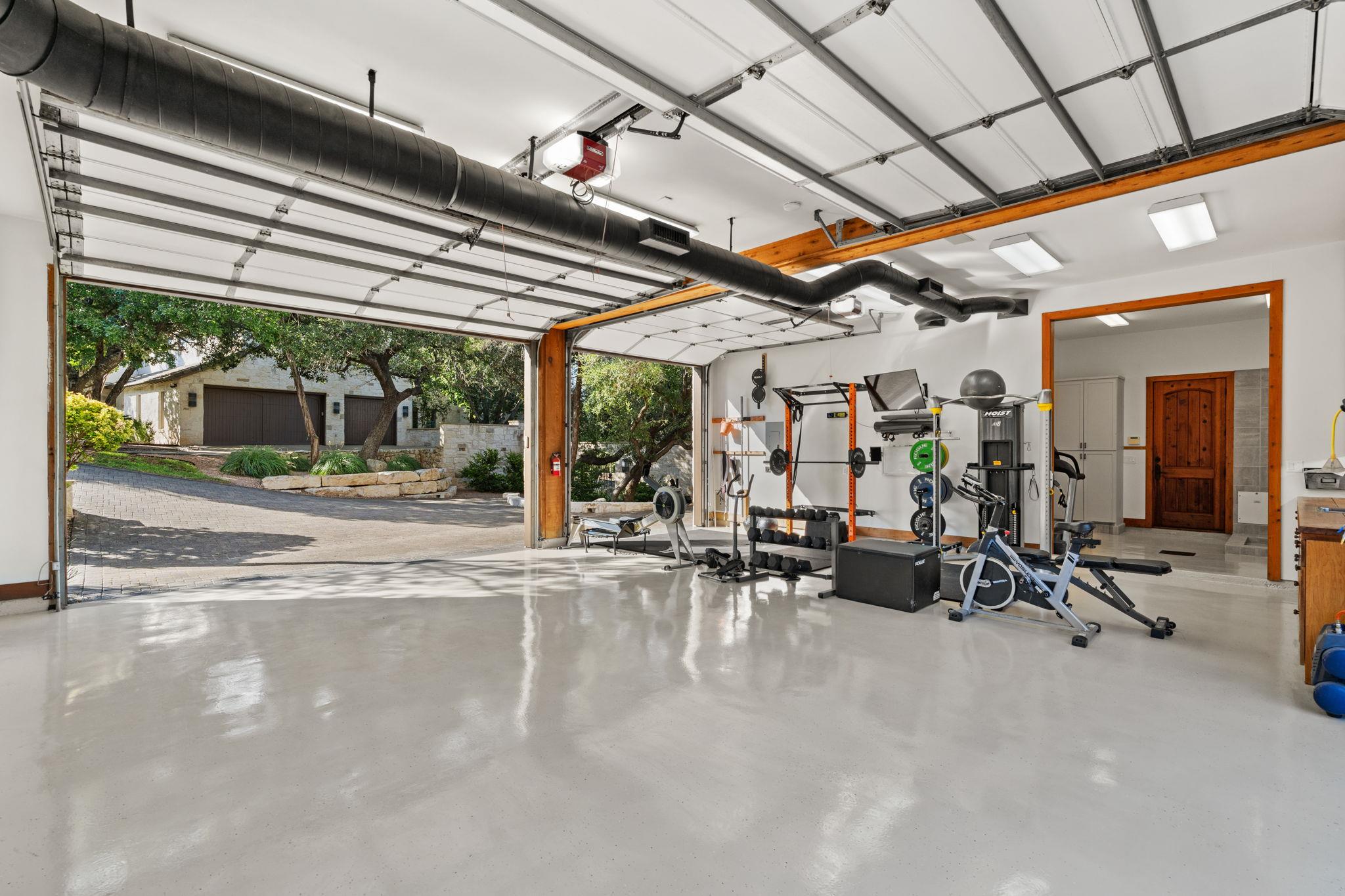 Image 34 of 40 For 11949 Overlook Pass