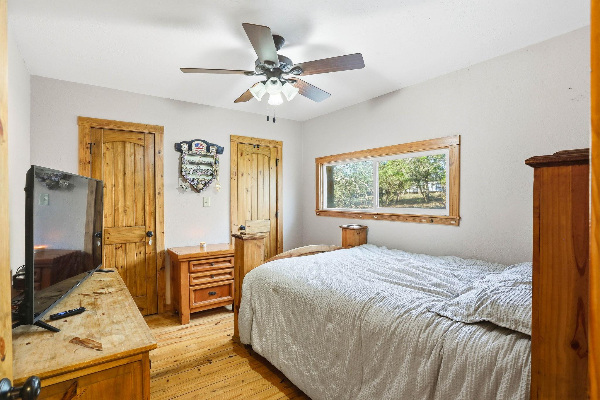 Image 13 of 37 For 340 Rio Oak  