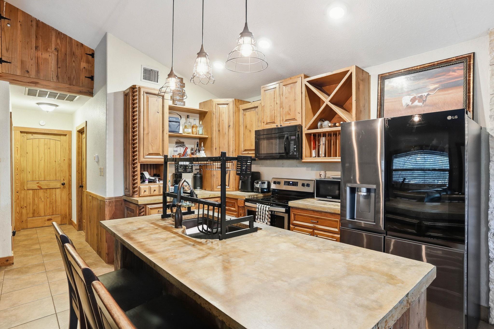 Image 2 of 37 For 340 Rio Oak  