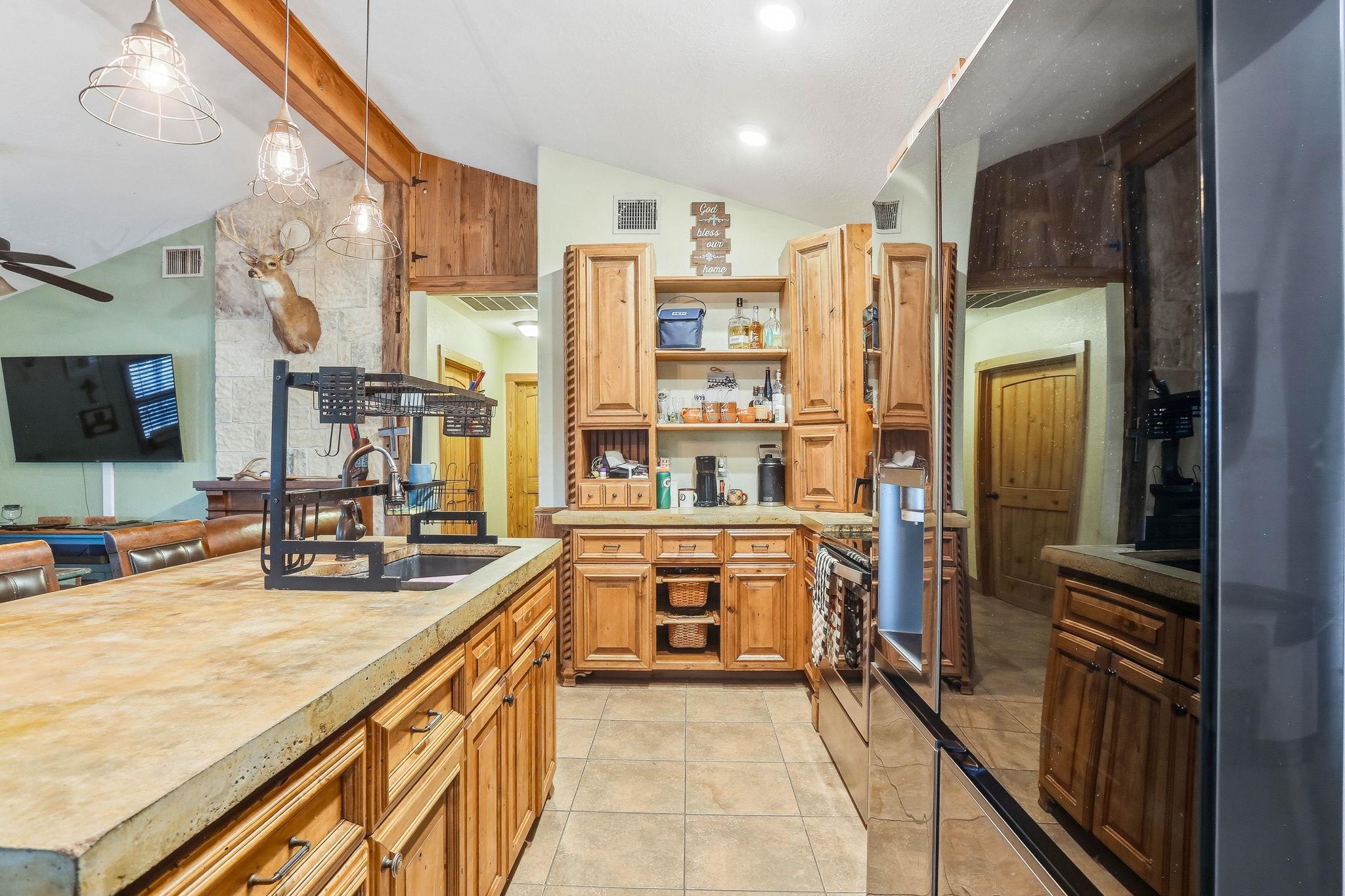 Image 3 of 37 For 340 Rio Oak  