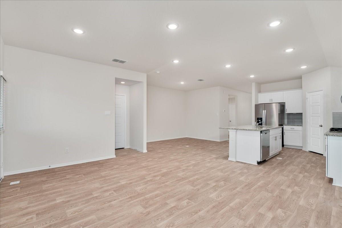 Image 4 of 13 For 379 Wayne Way