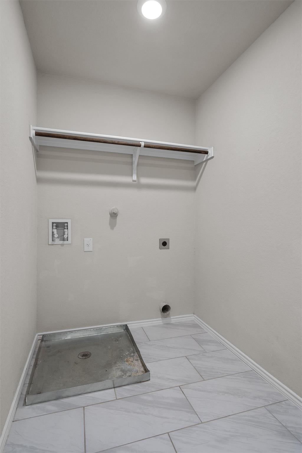 Image 29 of 35 For 222 Jaycen Ln