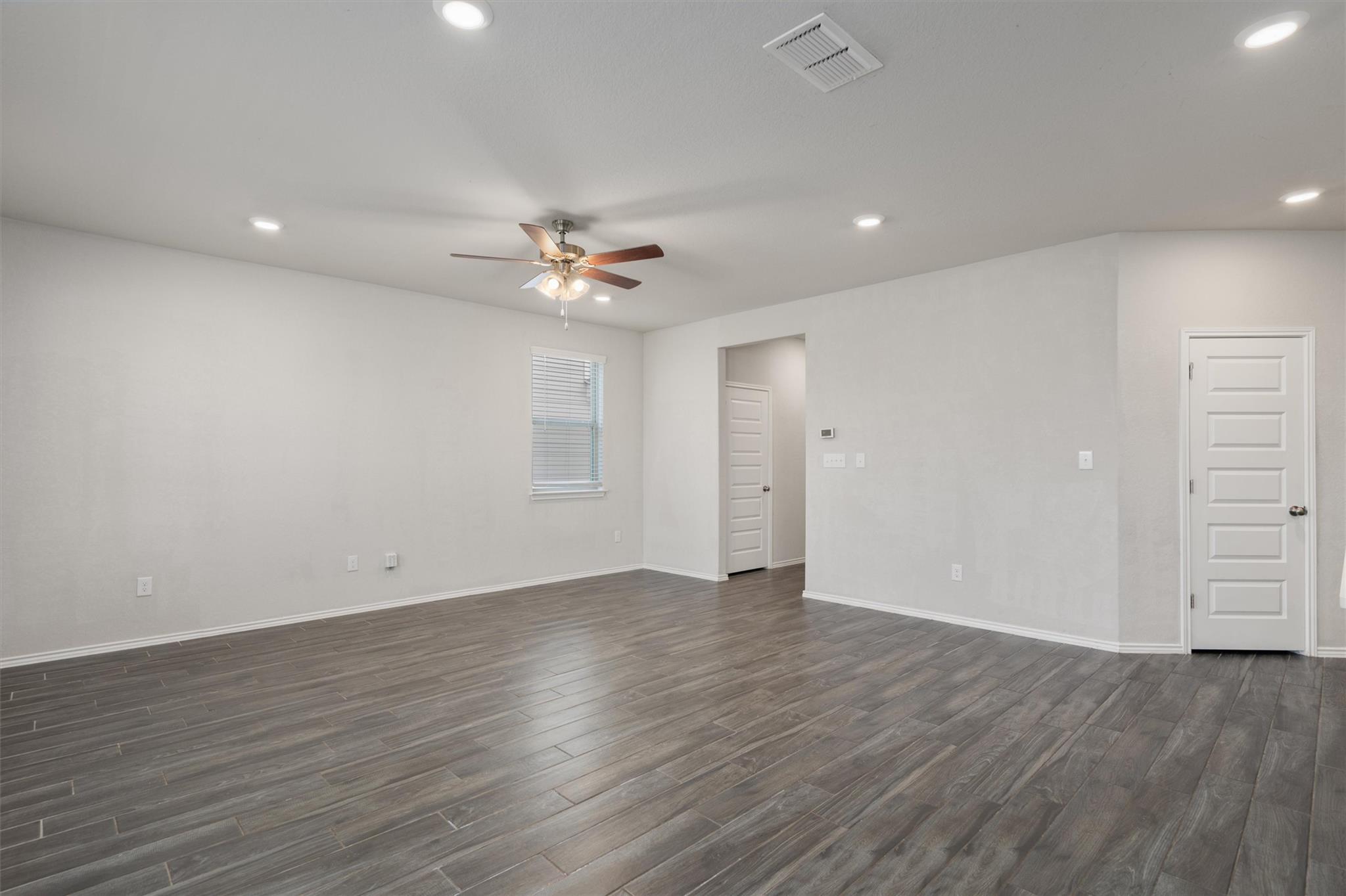 Image 7 of 35 For 222 Jaycen Ln