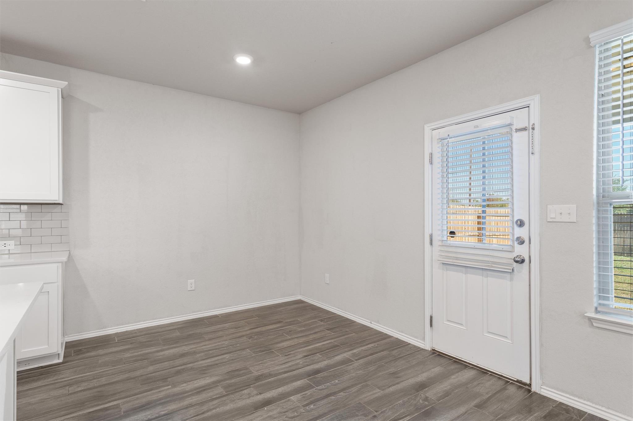 Image 9 of 35 For 222 Jaycen Ln