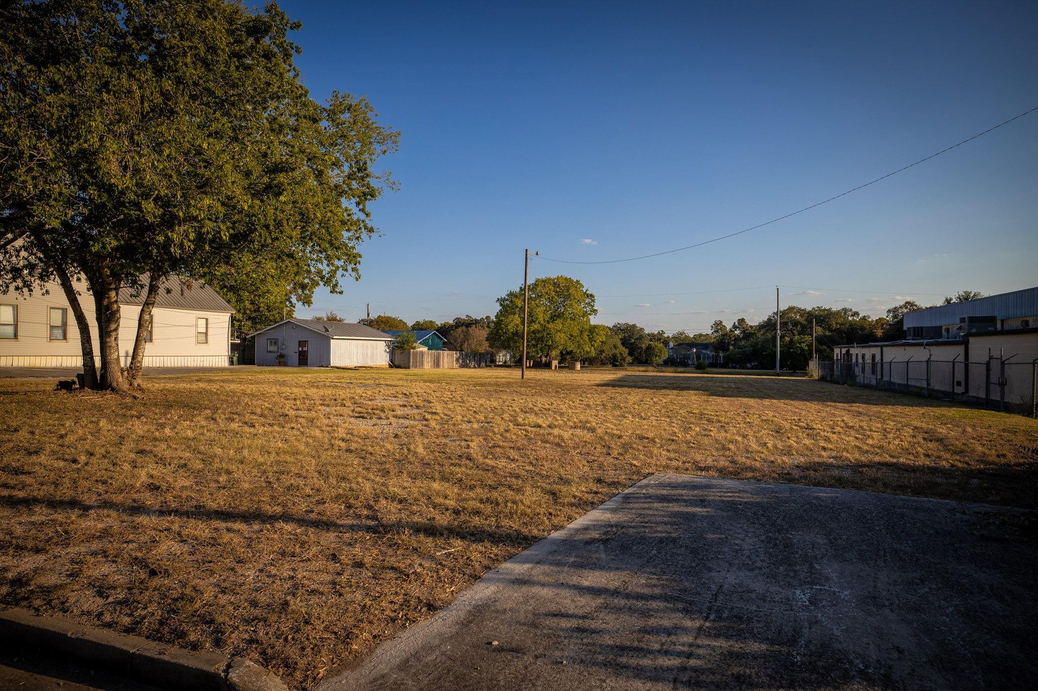 Image 2 of 12 For 515 Donegan St