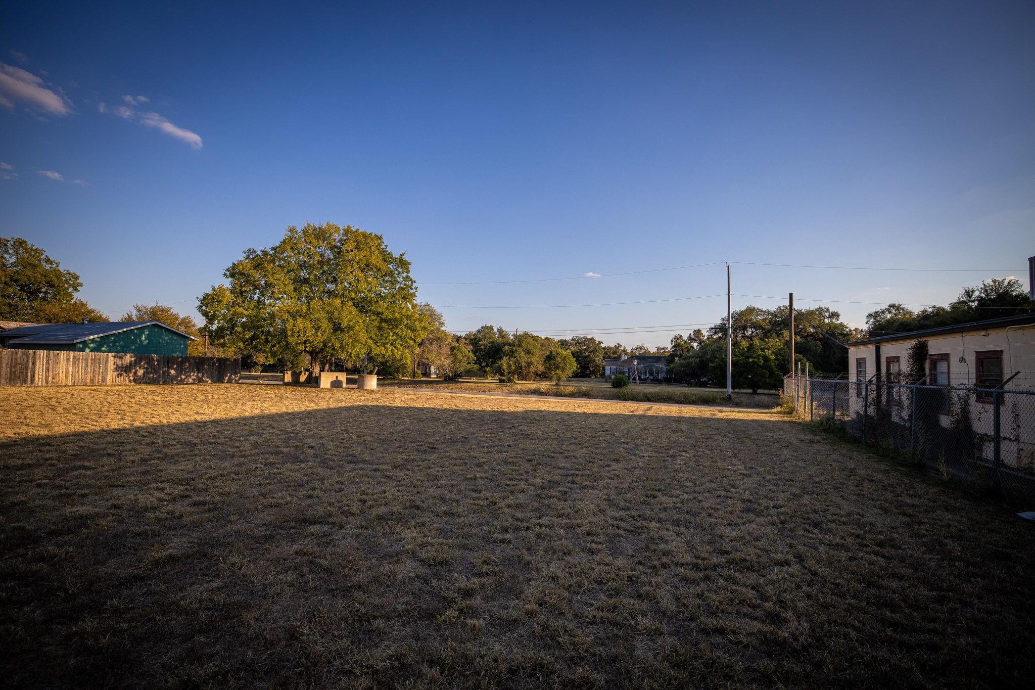 Image 3 of 12 For 515 Donegan St