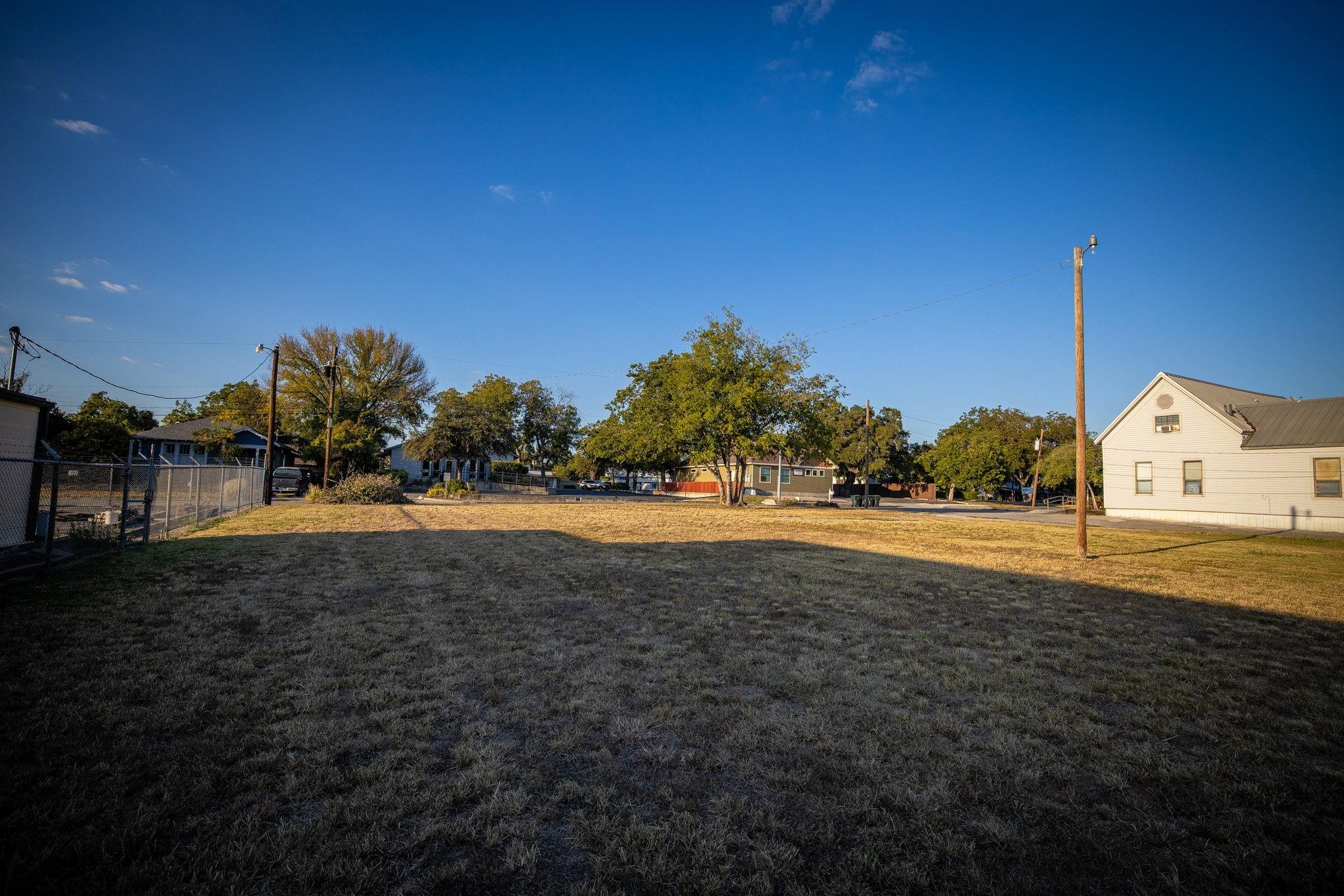 Image 5 of 12 For 515 Donegan St