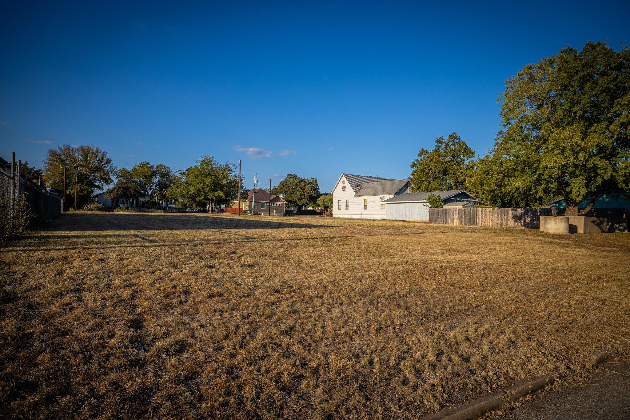 Image 6 of 12 For 515 Donegan St