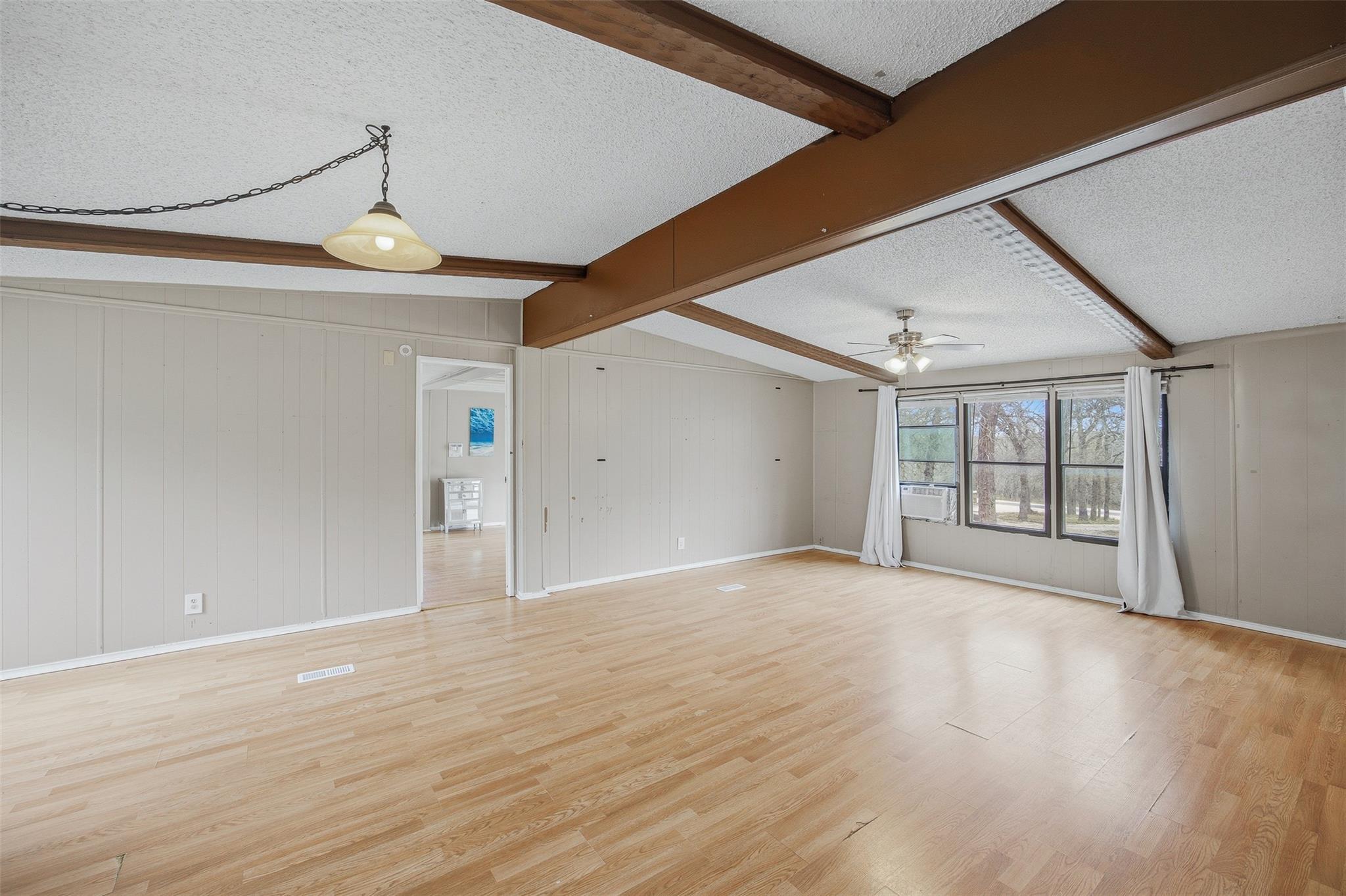 Image 14 of 37 For 840 Oak Tree Rd