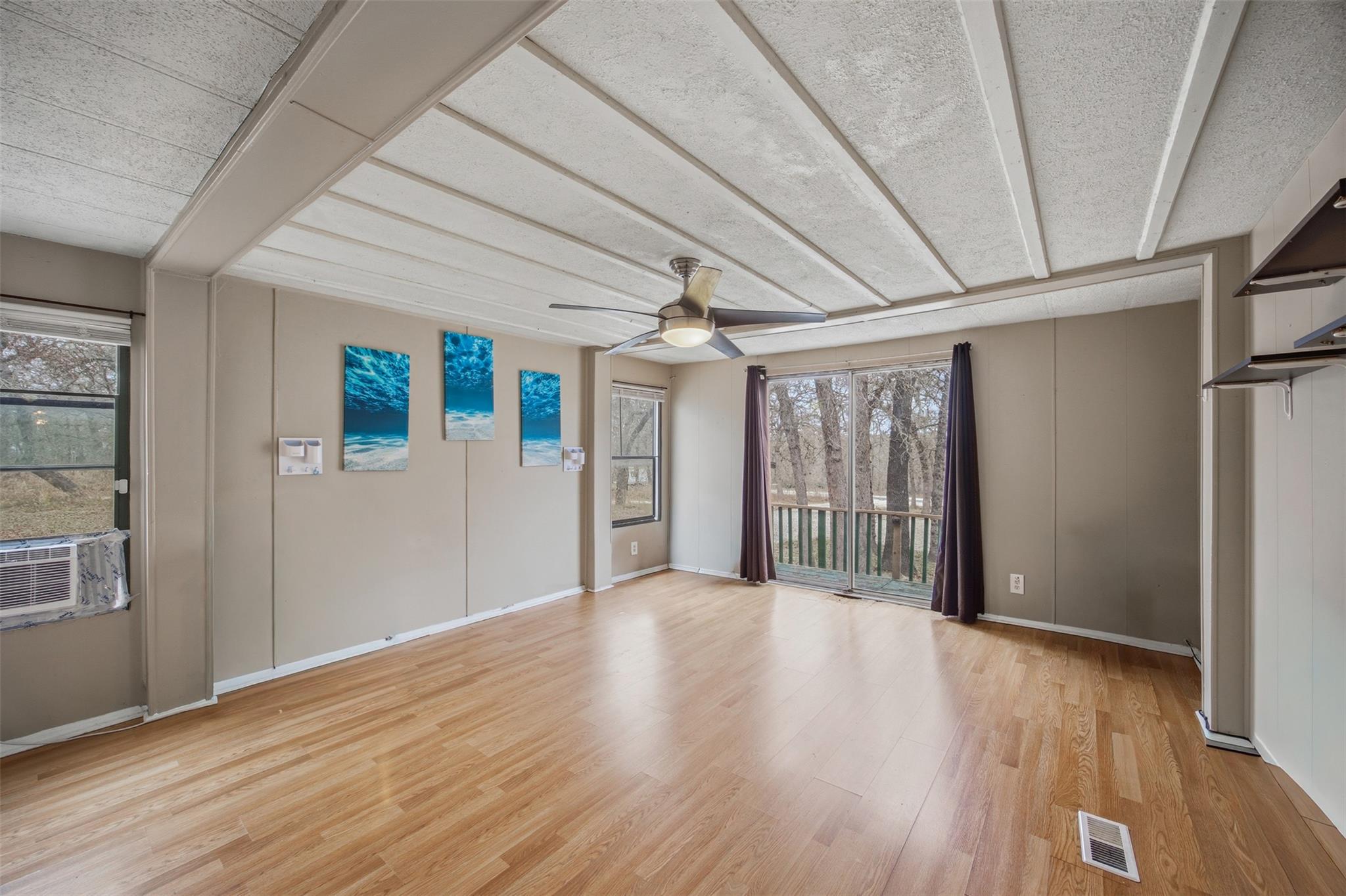 Image 15 of 37 For 840 Oak Tree Rd