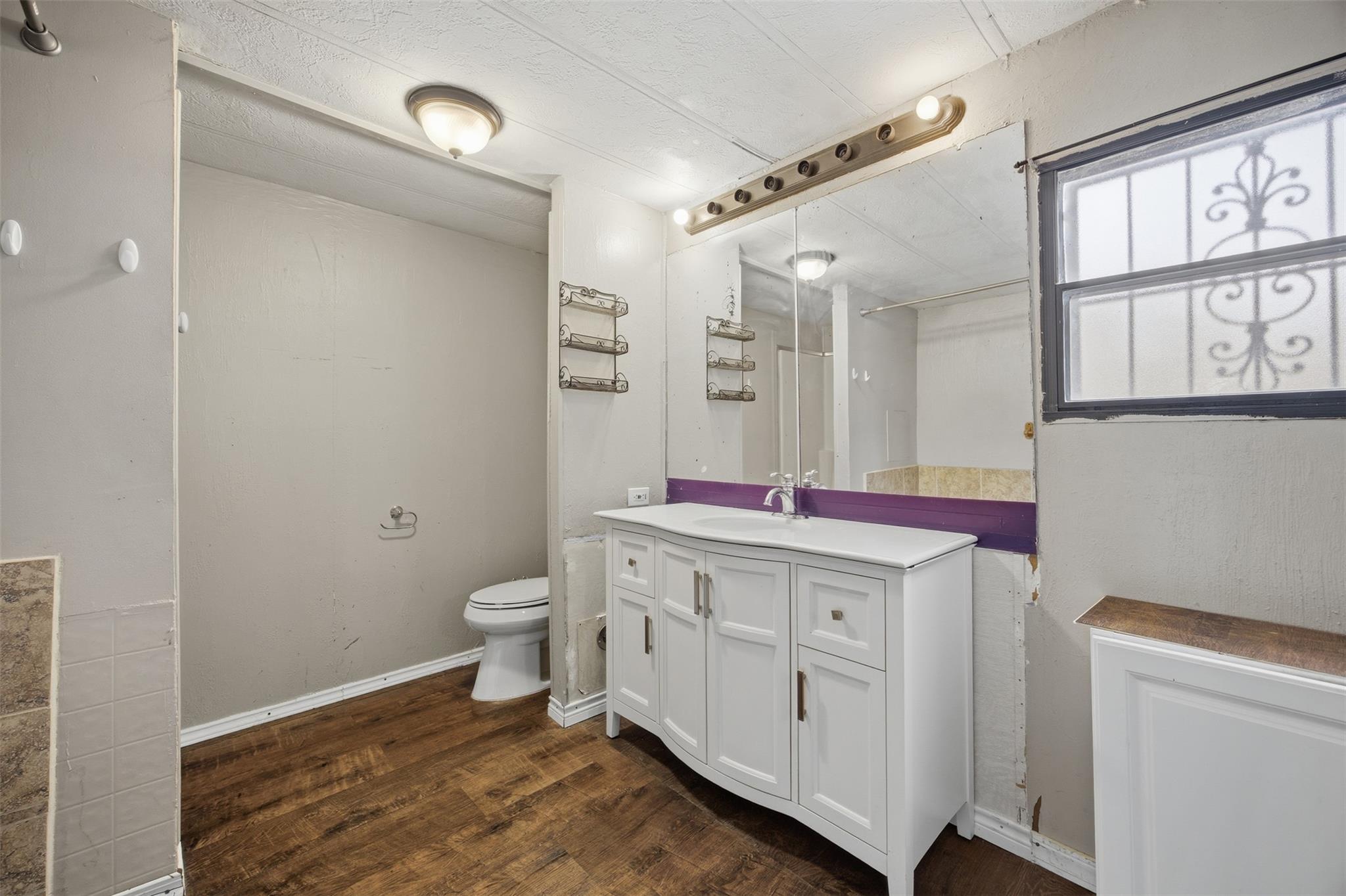 Image 17 of 37 For 840 Oak Tree Rd