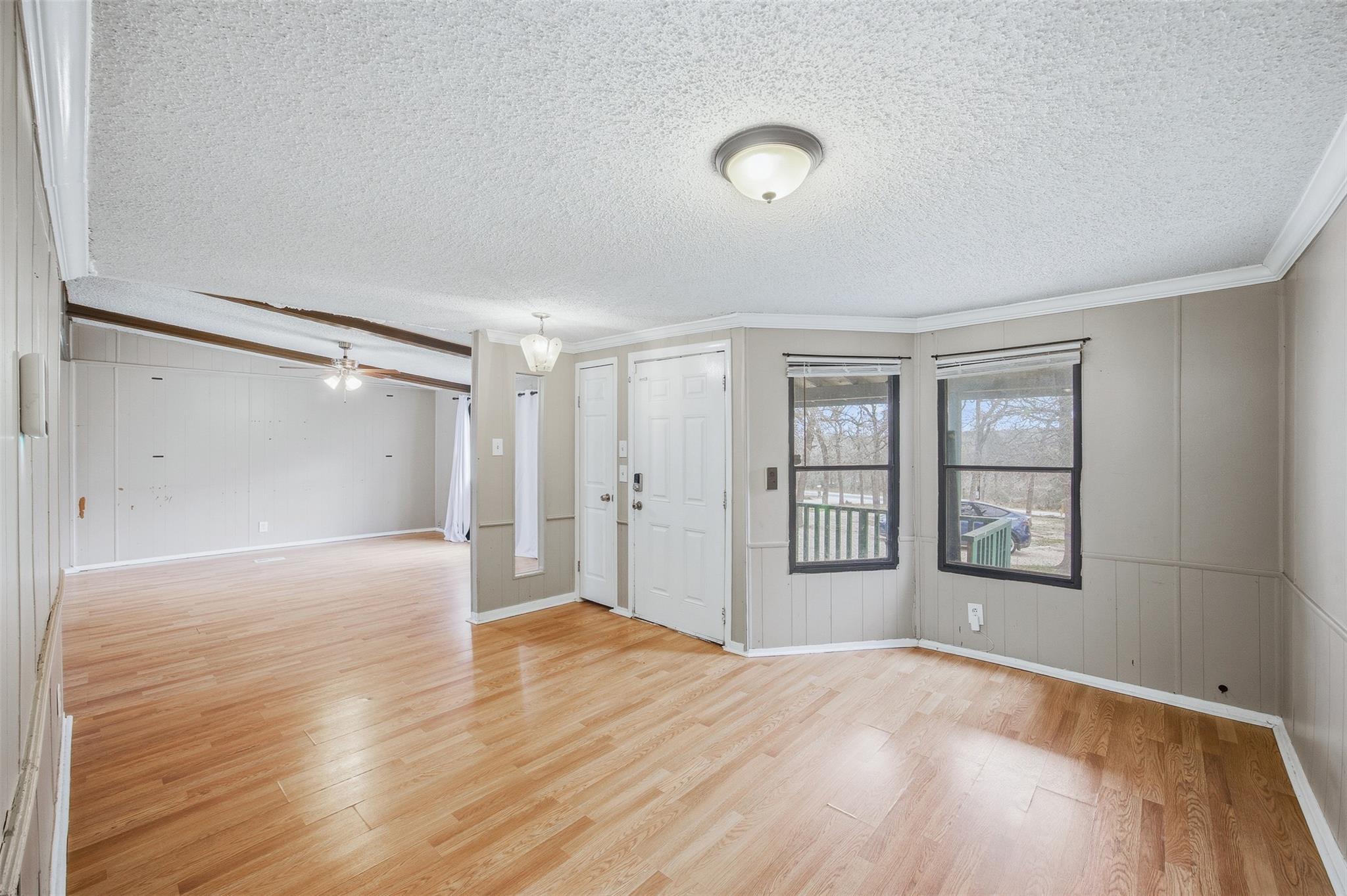 Image 7 of 37 For 840 Oak Tree Rd