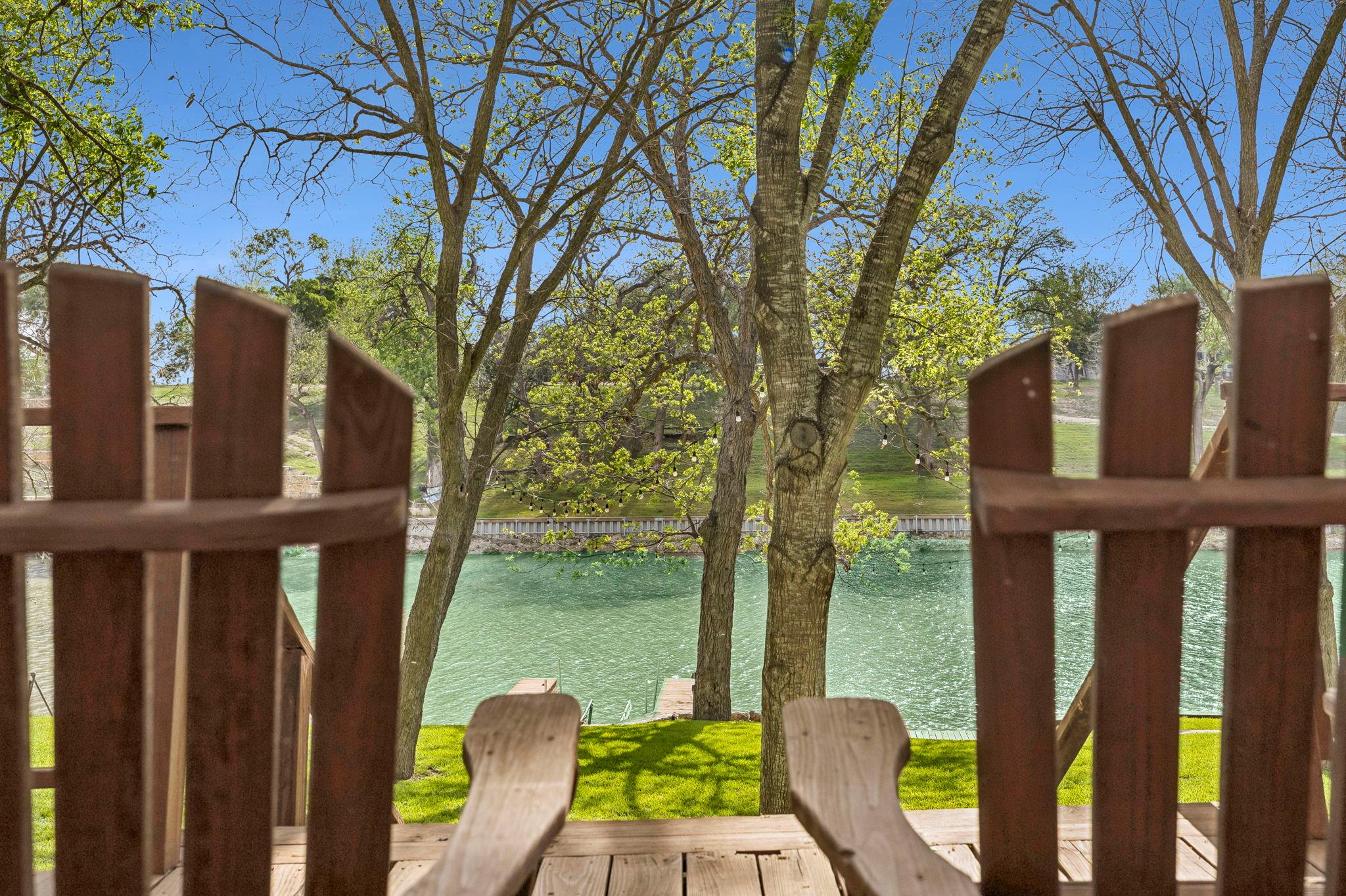 Image 21 of 39 For 344 Shangrila Ln