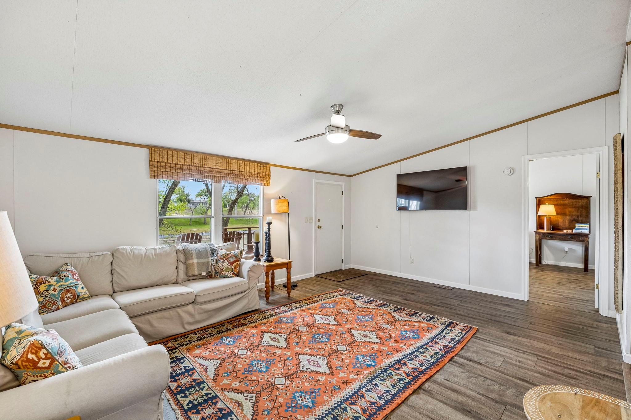 Image 28 of 39 For 344 Shangrila Ln