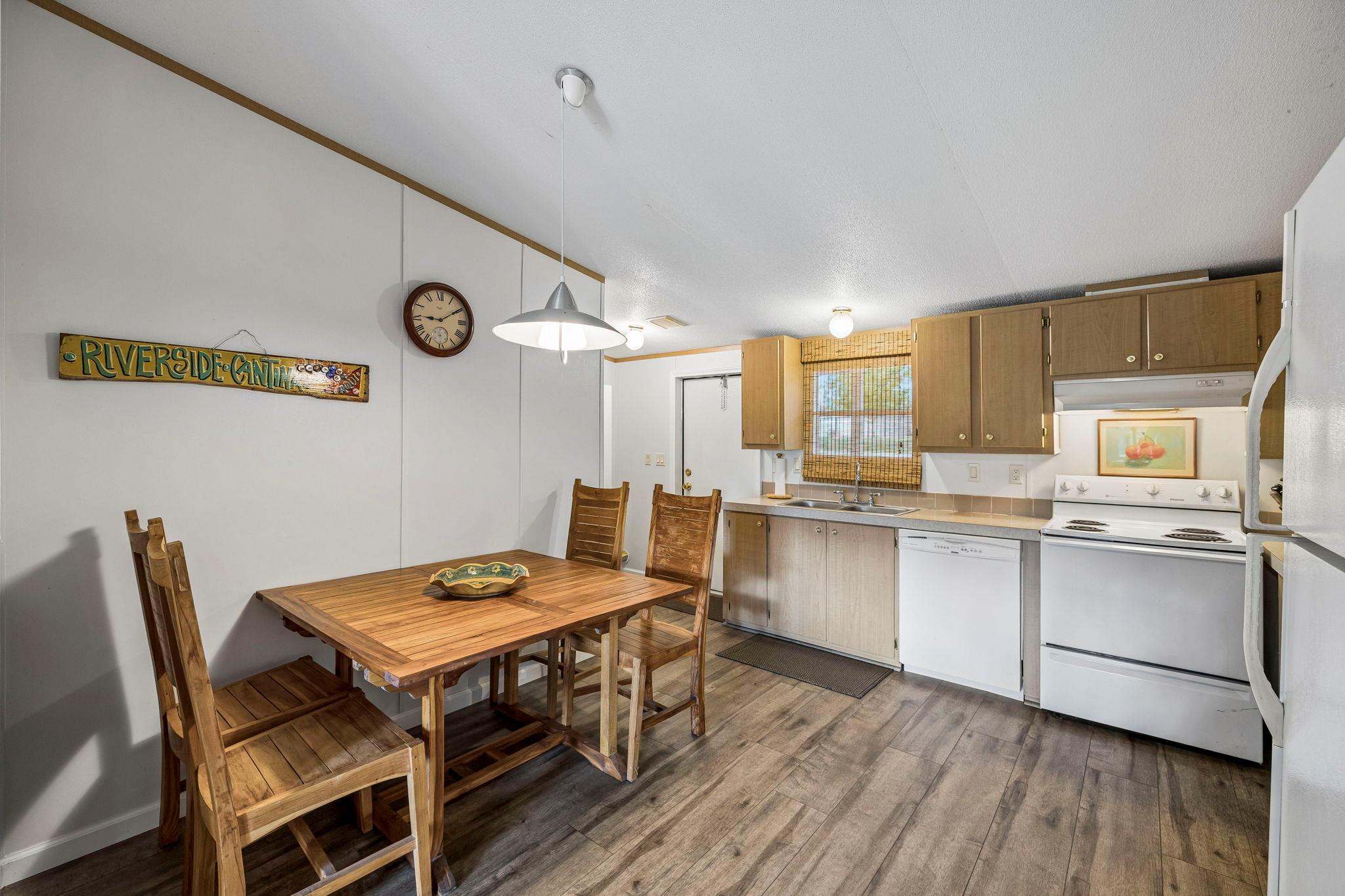 Image 29 of 39 For 344 Shangrila Ln