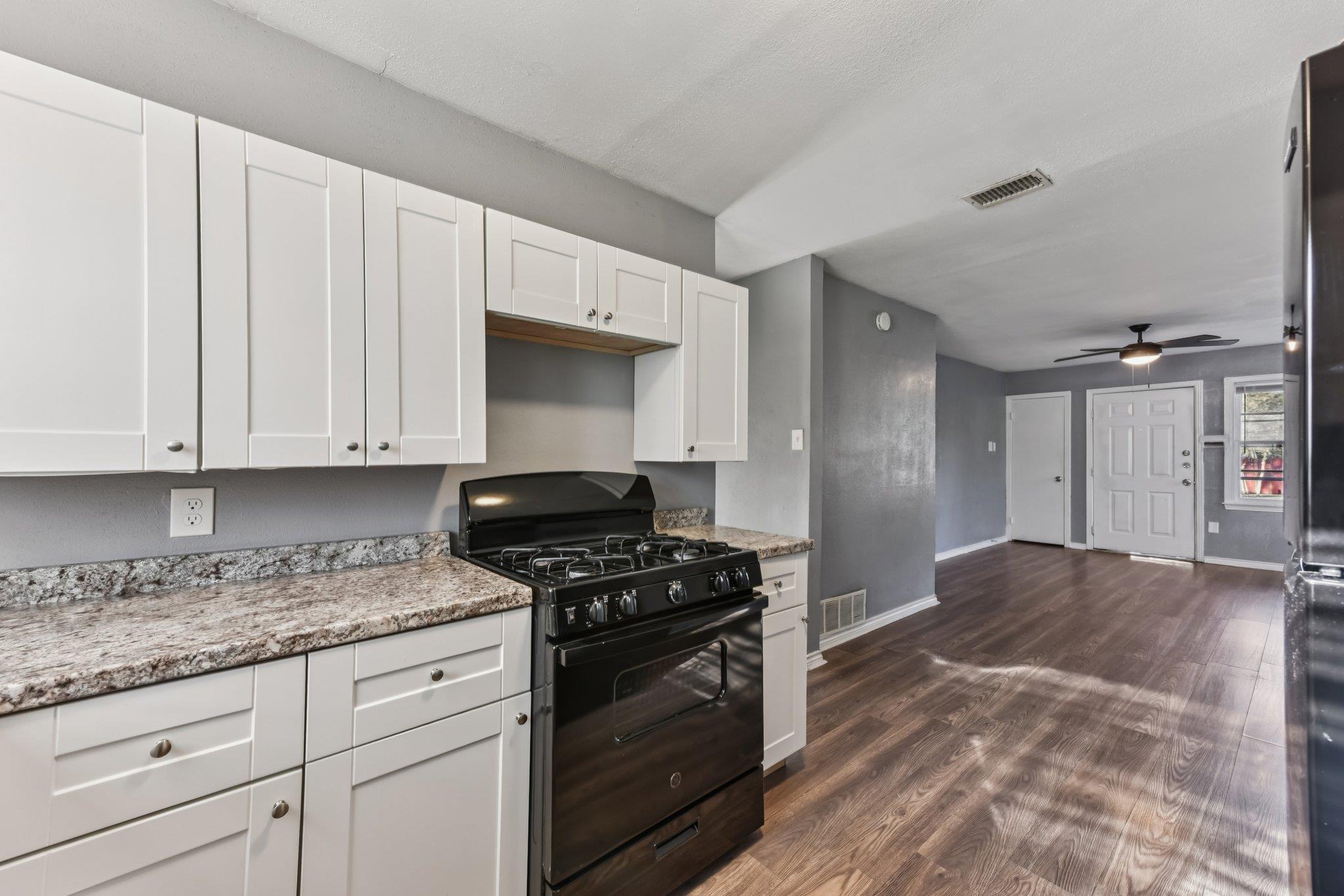 Image 3 of 16 For 1102 Jackson St