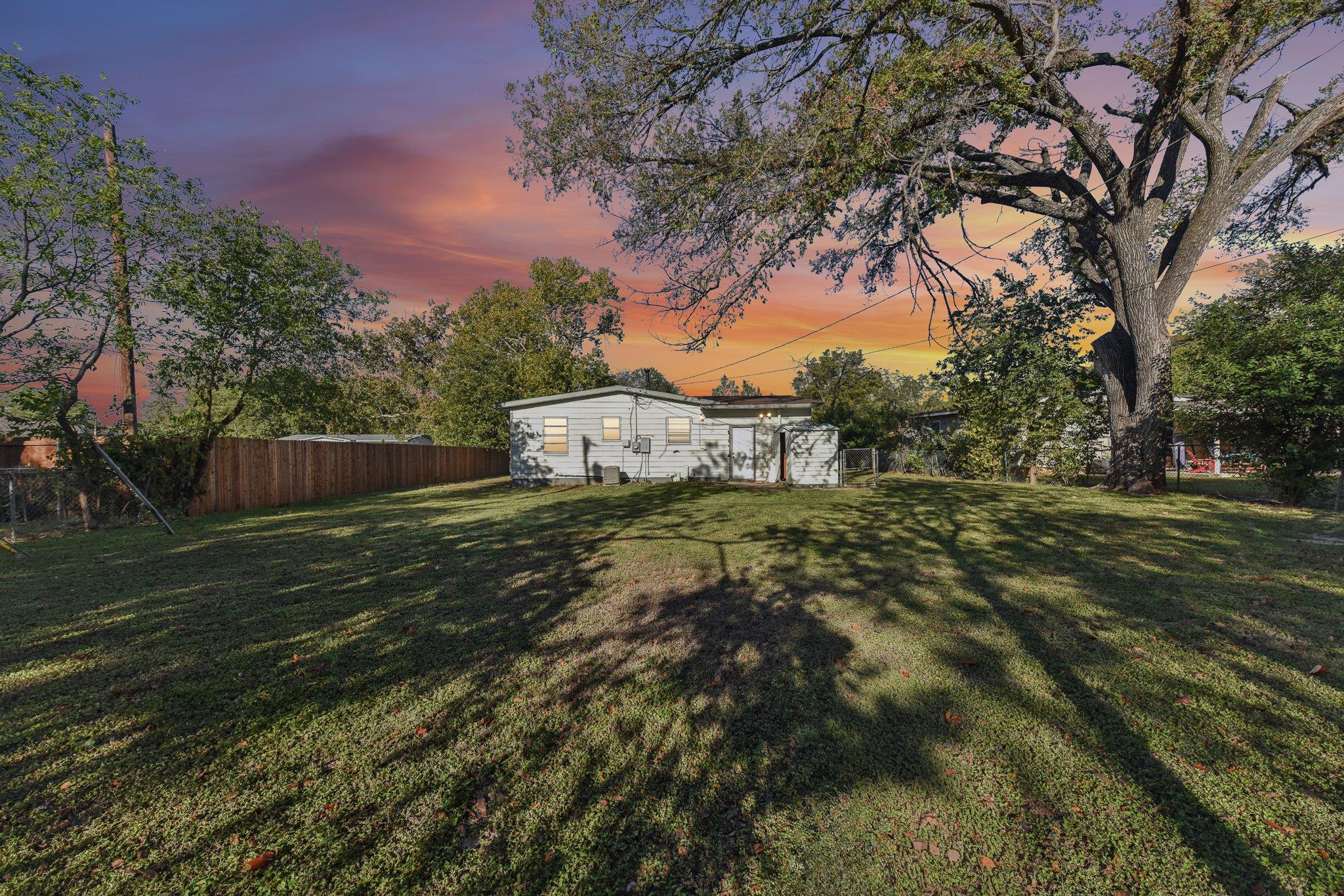 Image 5 of 16 For 1102 Jackson St