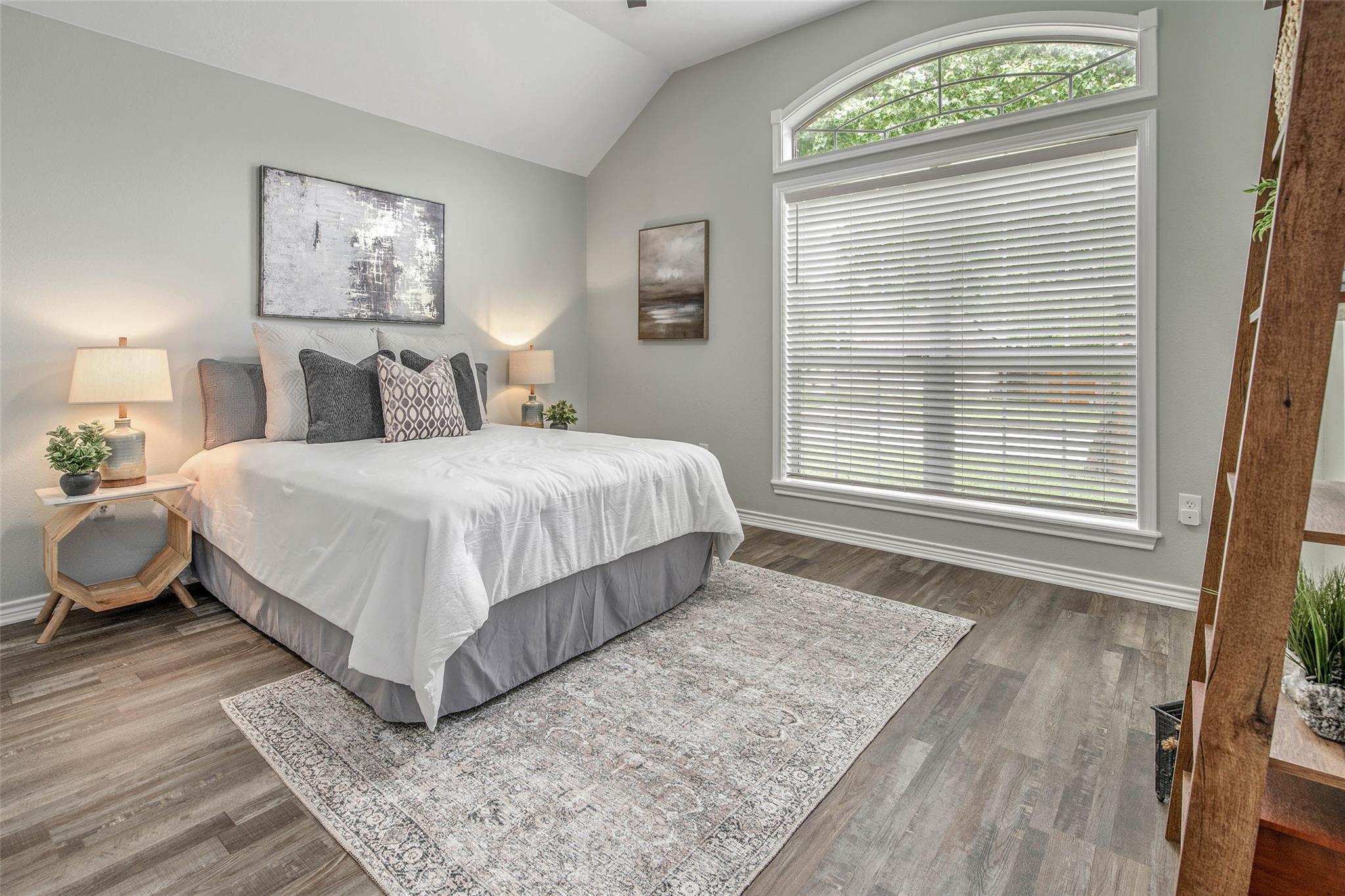 Image 18 of 39 For 6201 Cromwell Ct