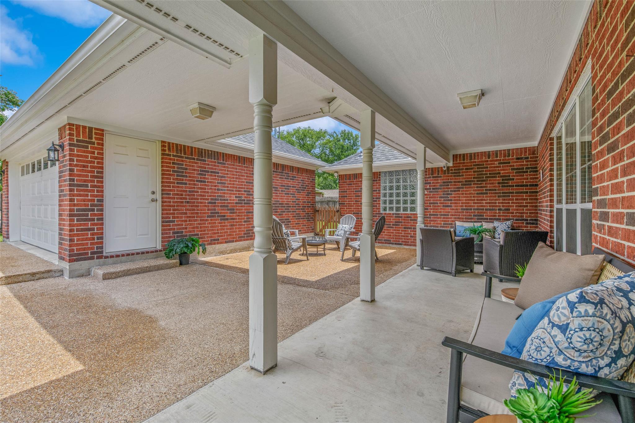 Image 27 of 39 For 6201 Cromwell Ct