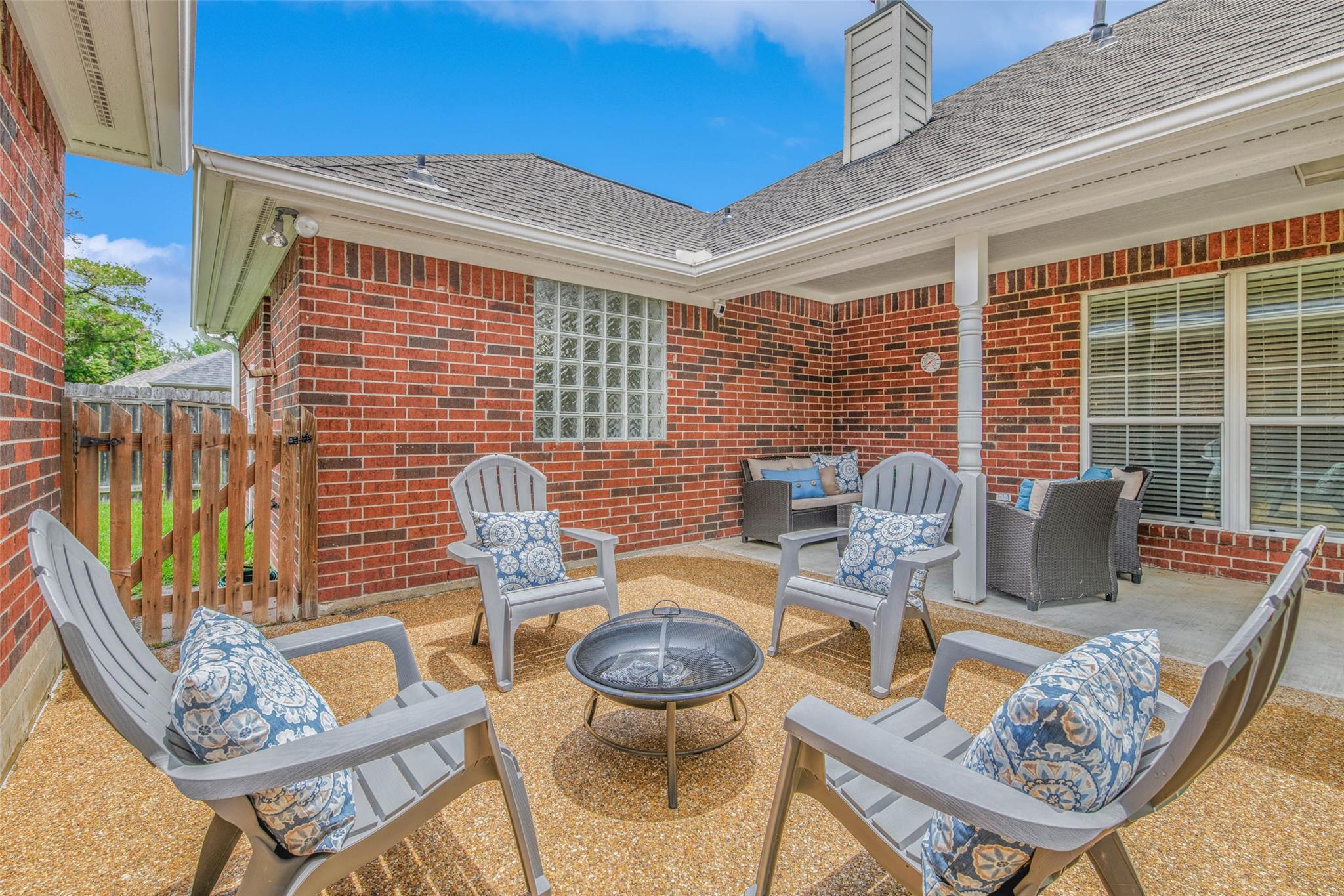 Image 32 of 39 For 6201 Cromwell Ct