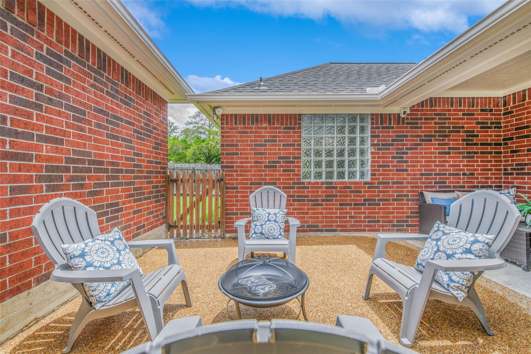 Image 37 of 39 For 6201 Cromwell Ct