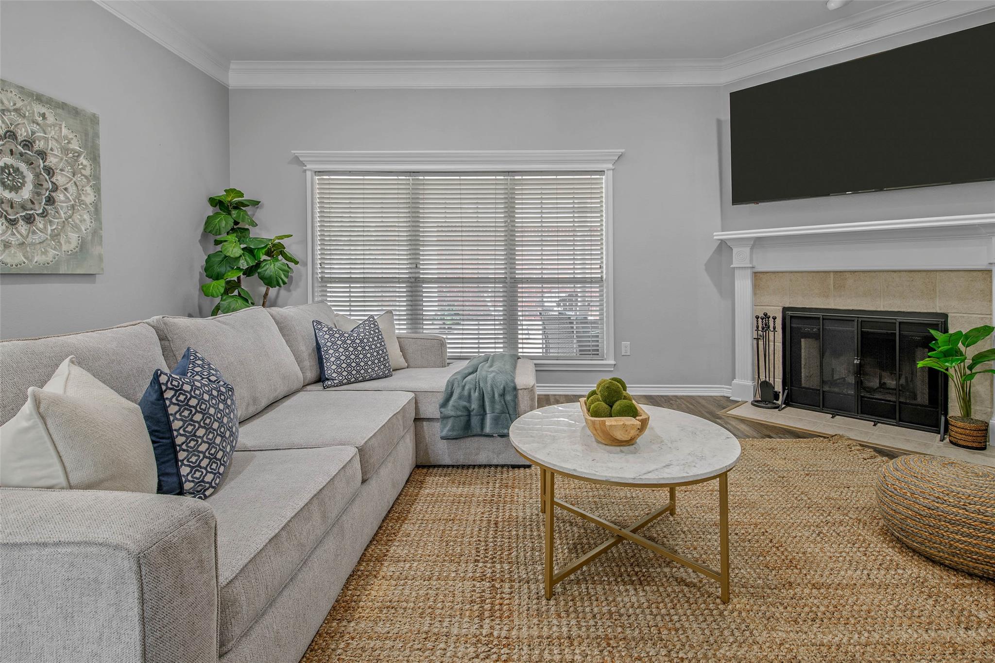 Image 4 of 39 For 6201 Cromwell Ct