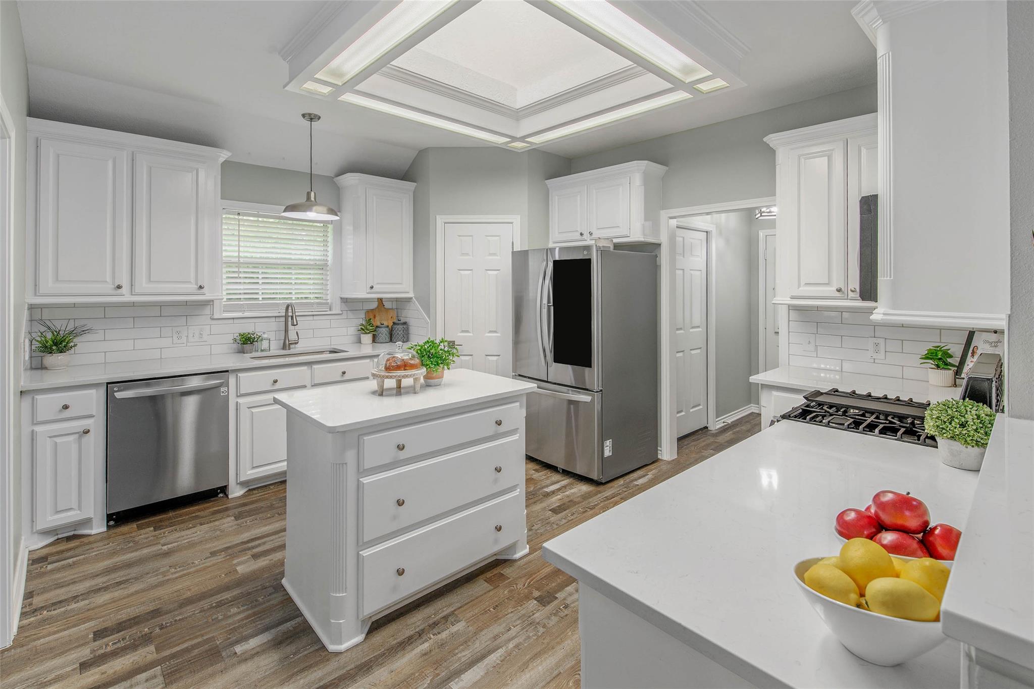 Image 7 of 39 For 6201 Cromwell Ct