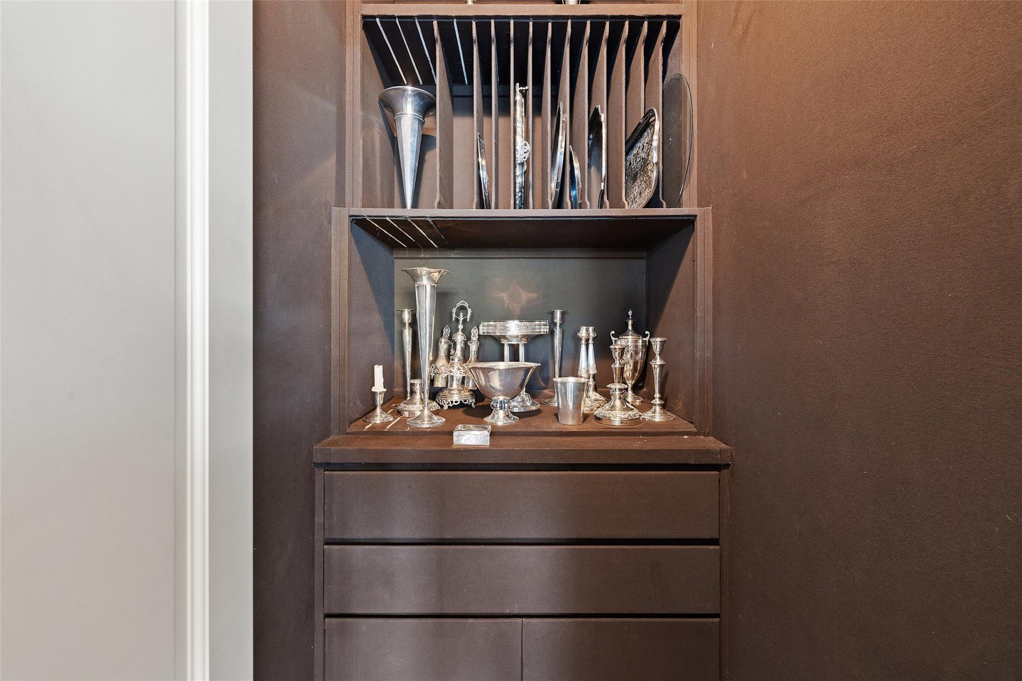 Image 28 of 39 For 715 Cutlass  