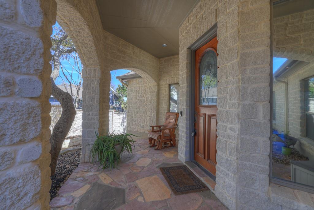Image 12 of 39 For 363 Buckhaven Dr