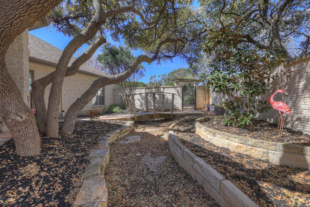 Image 9 of 39 For 363 Buckhaven Dr