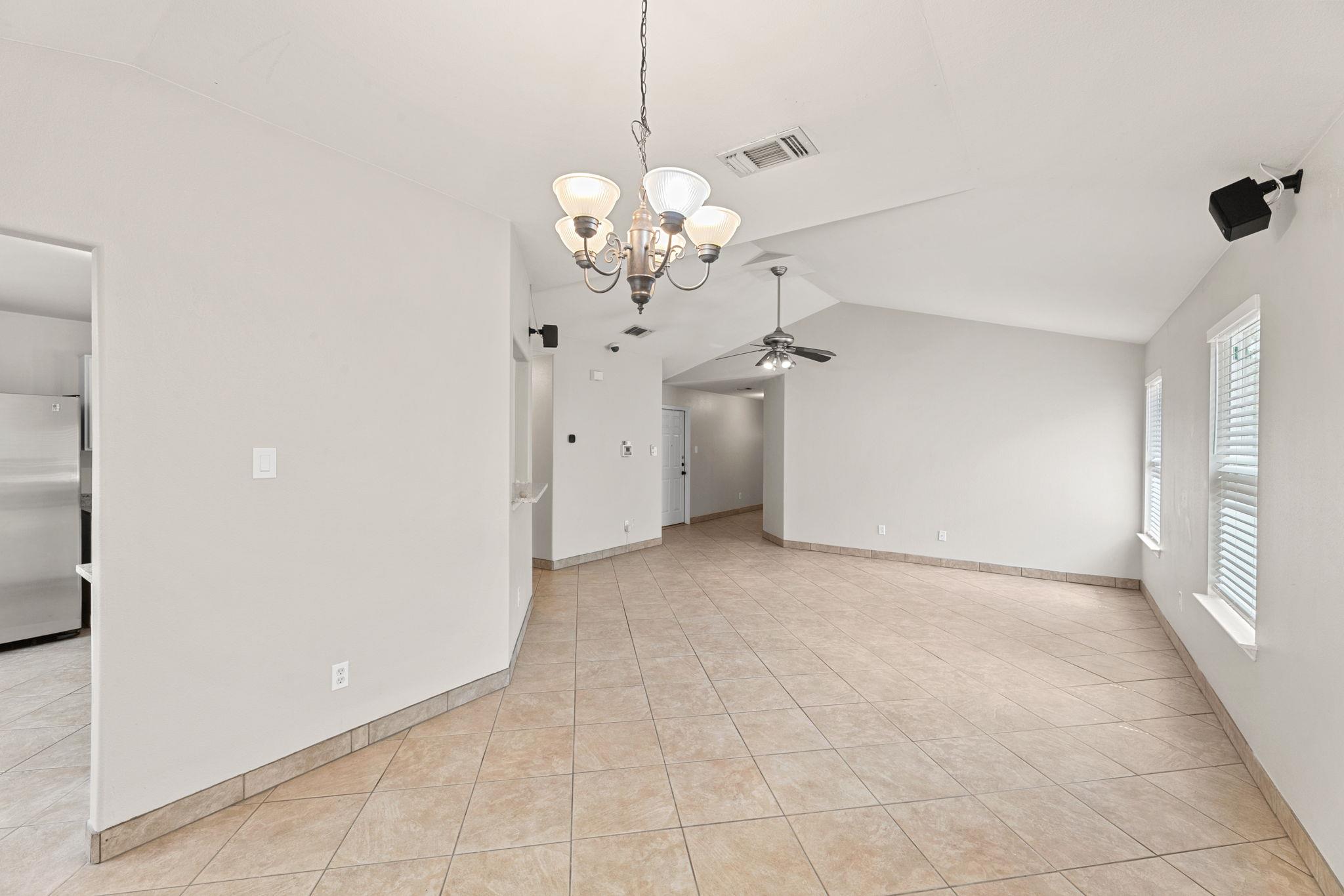 Image 10 of 33 For 9038 Veranda Ct