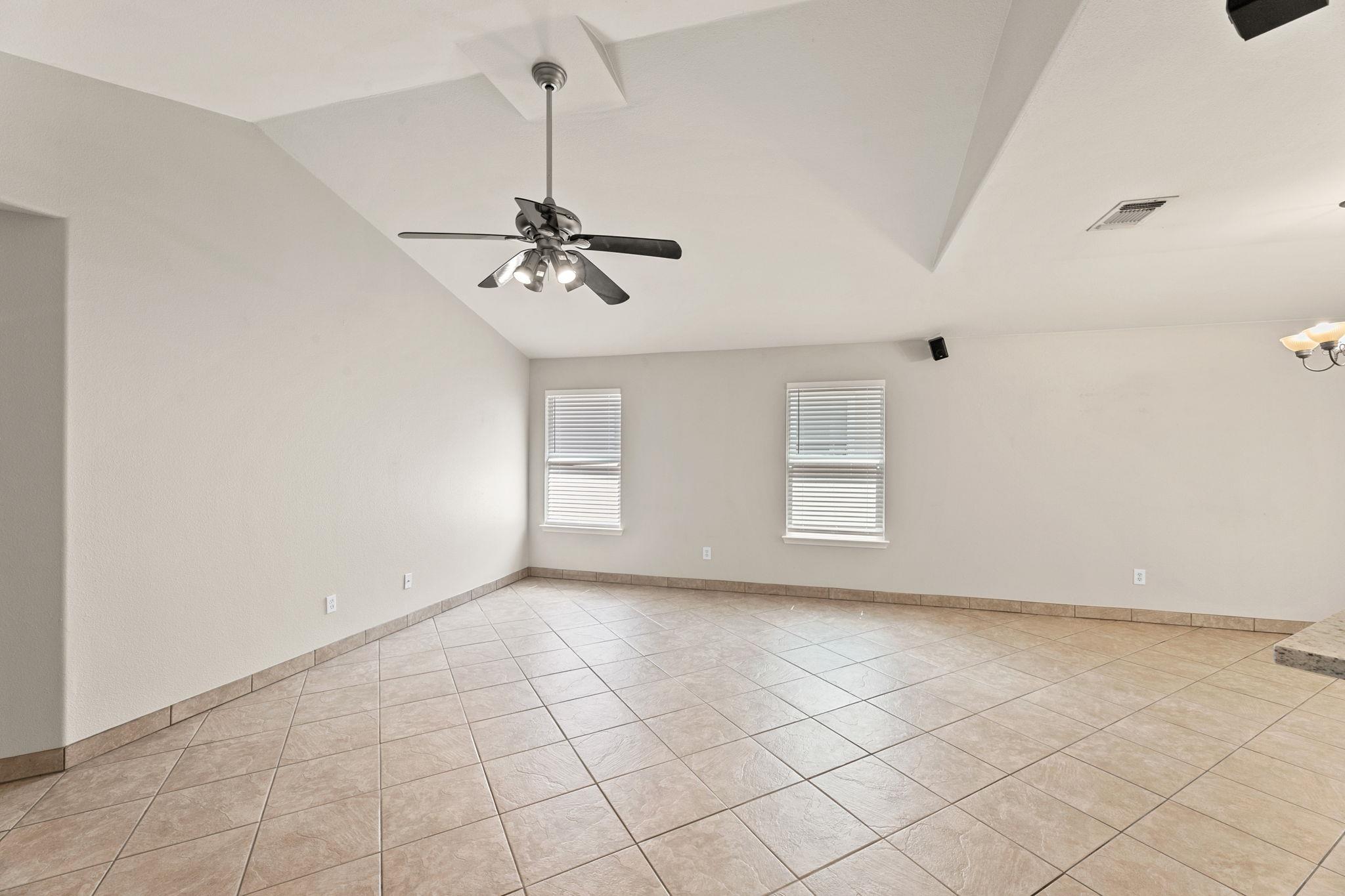Image 14 of 33 For 9038 Veranda Ct