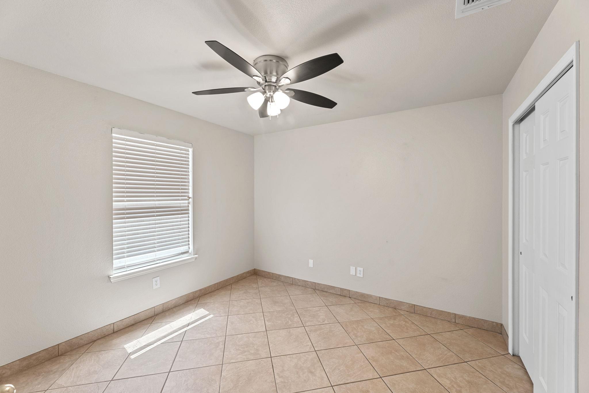 Image 17 of 33 For 9038 Veranda Ct