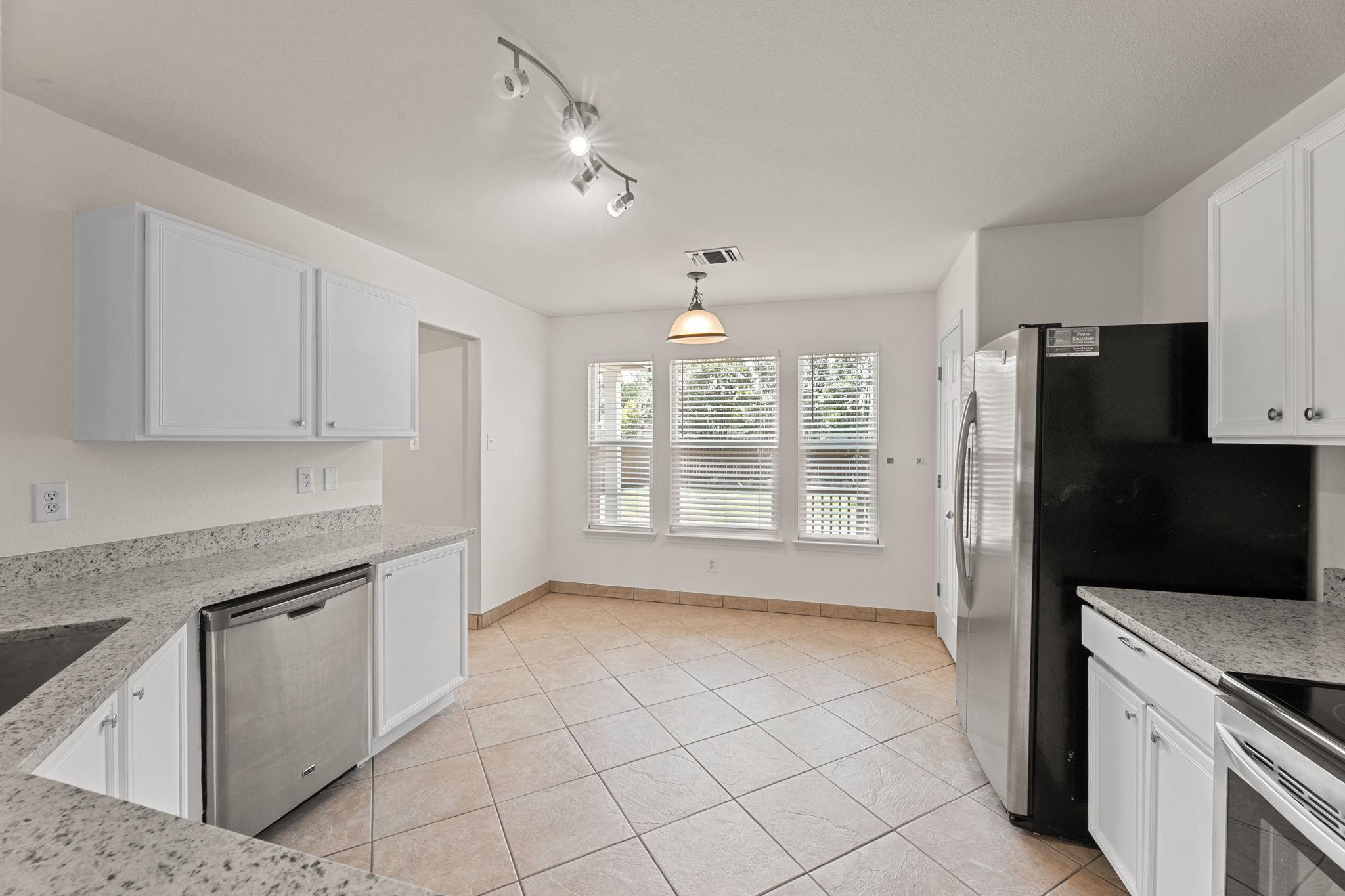 Image 7 of 33 For 9038 Veranda Ct