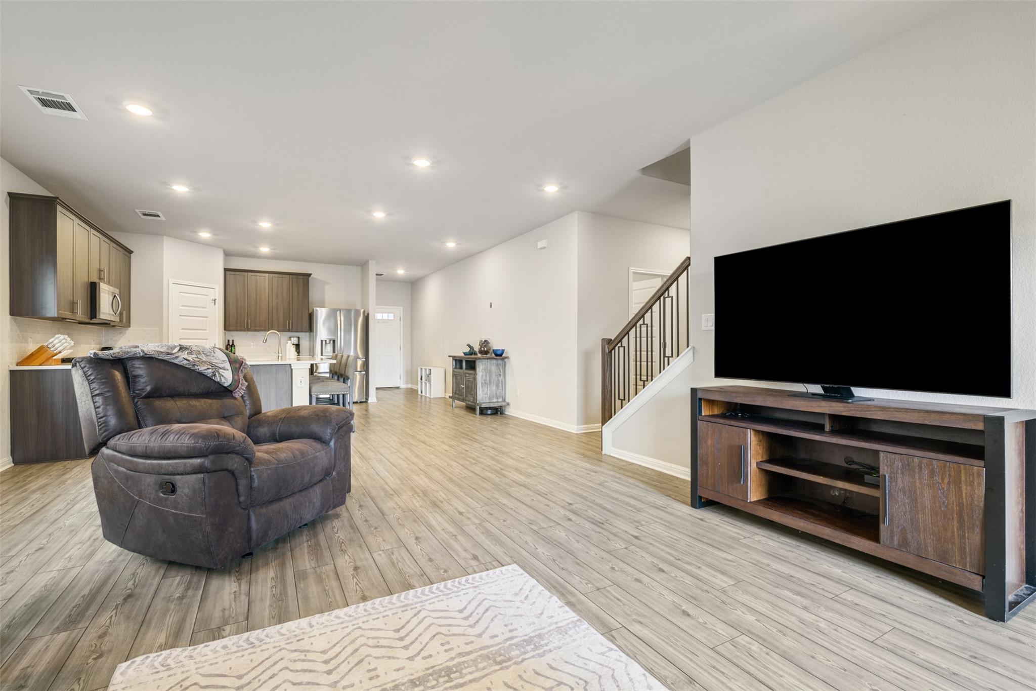 Image 13 of 20 For 10310 Mager Ln