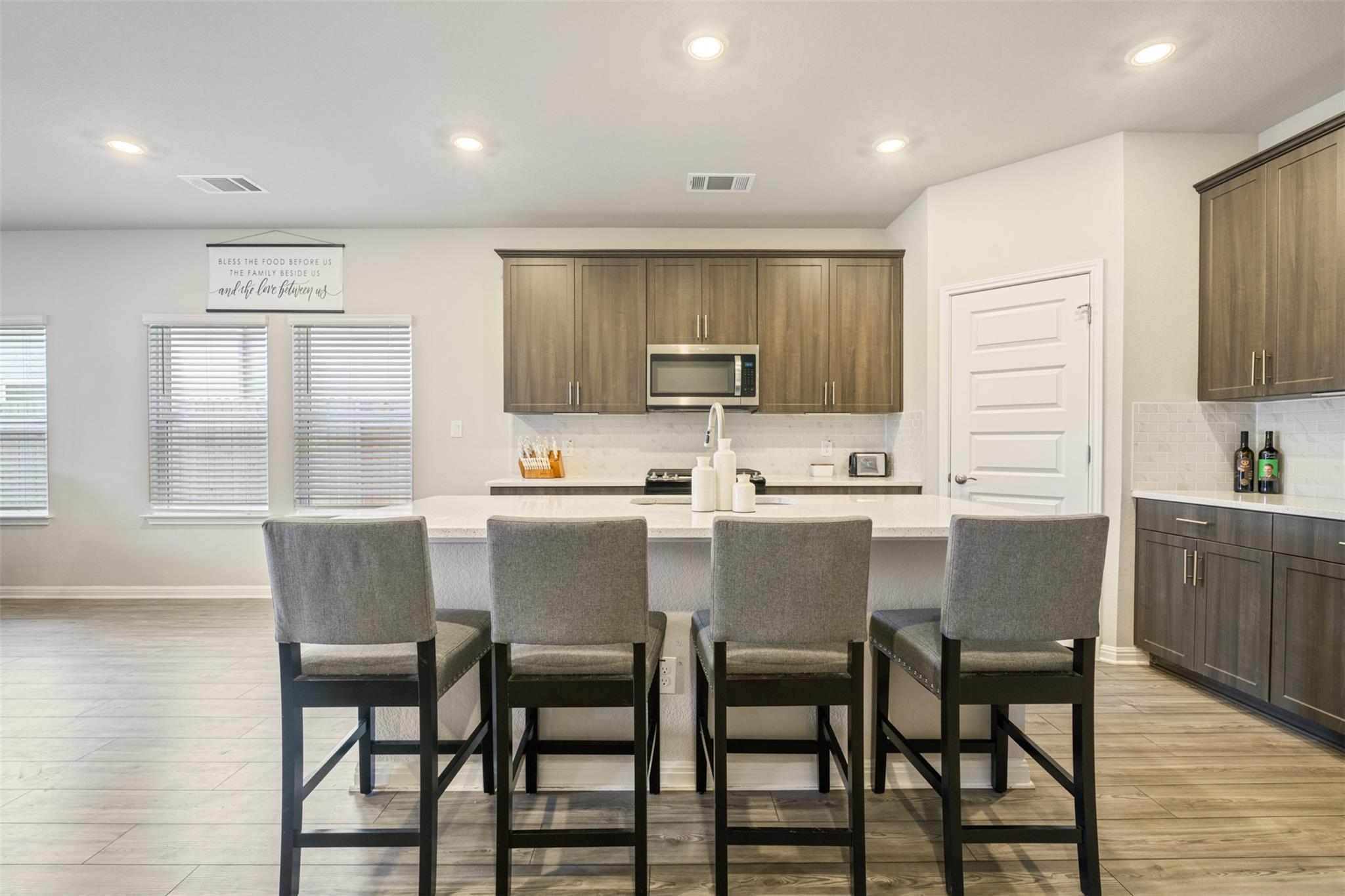 Image 6 of 20 For 10310 Mager Ln