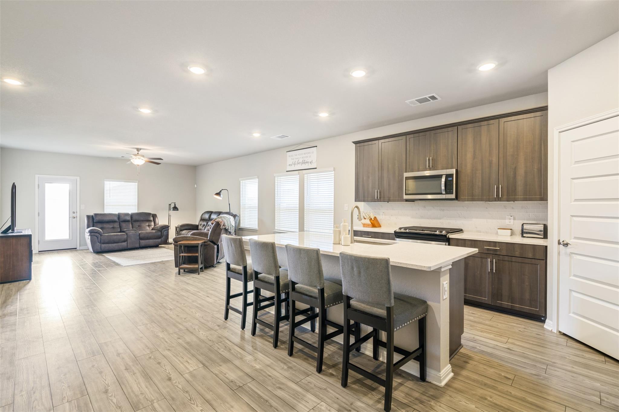 Image 7 of 20 For 10310 Mager Ln