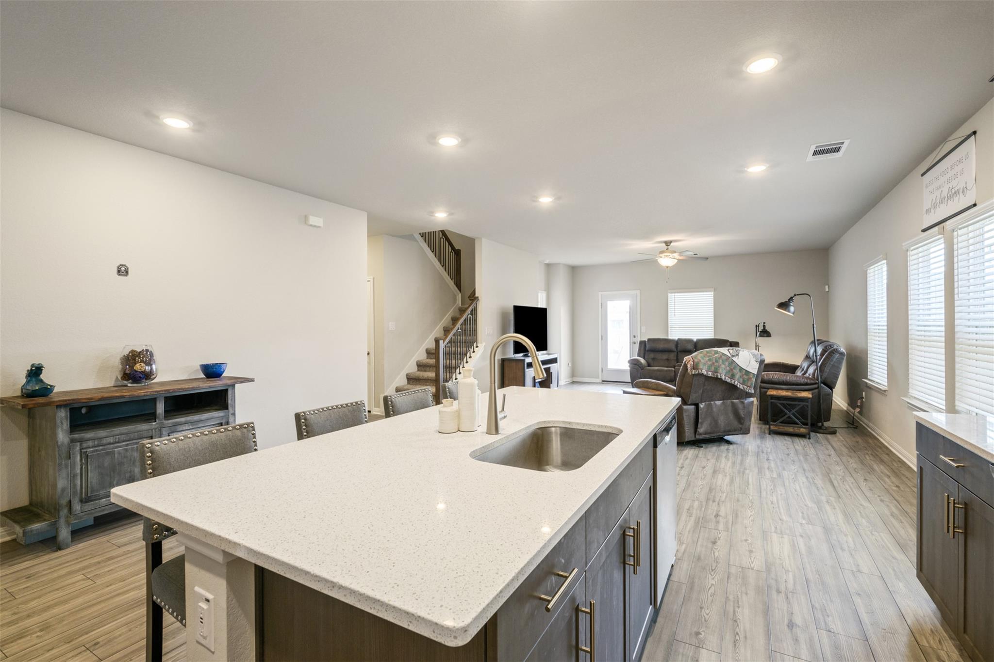 Image 9 of 20 For 10310 Mager Ln